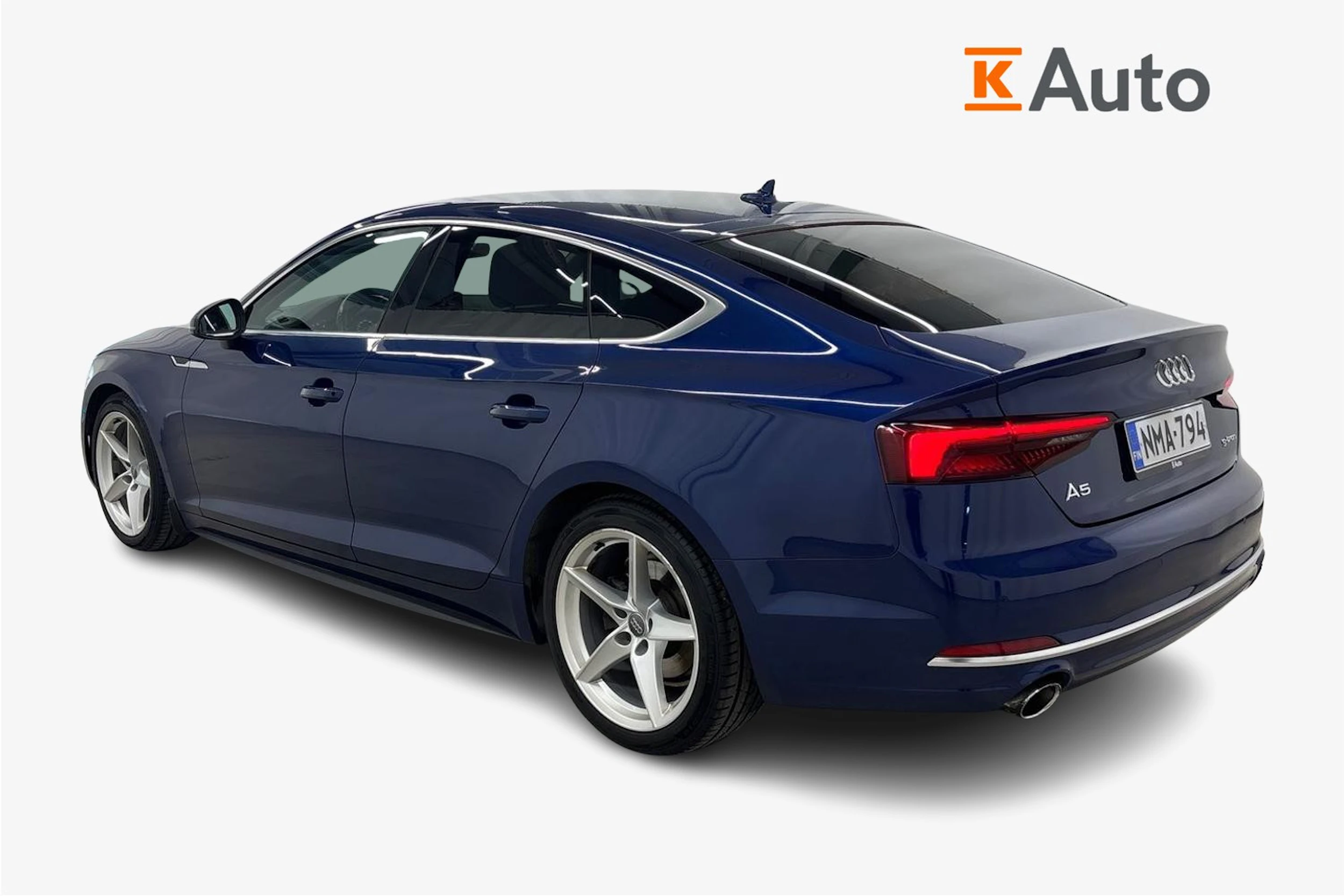 sininen Audi A5 2018 kuva 3.