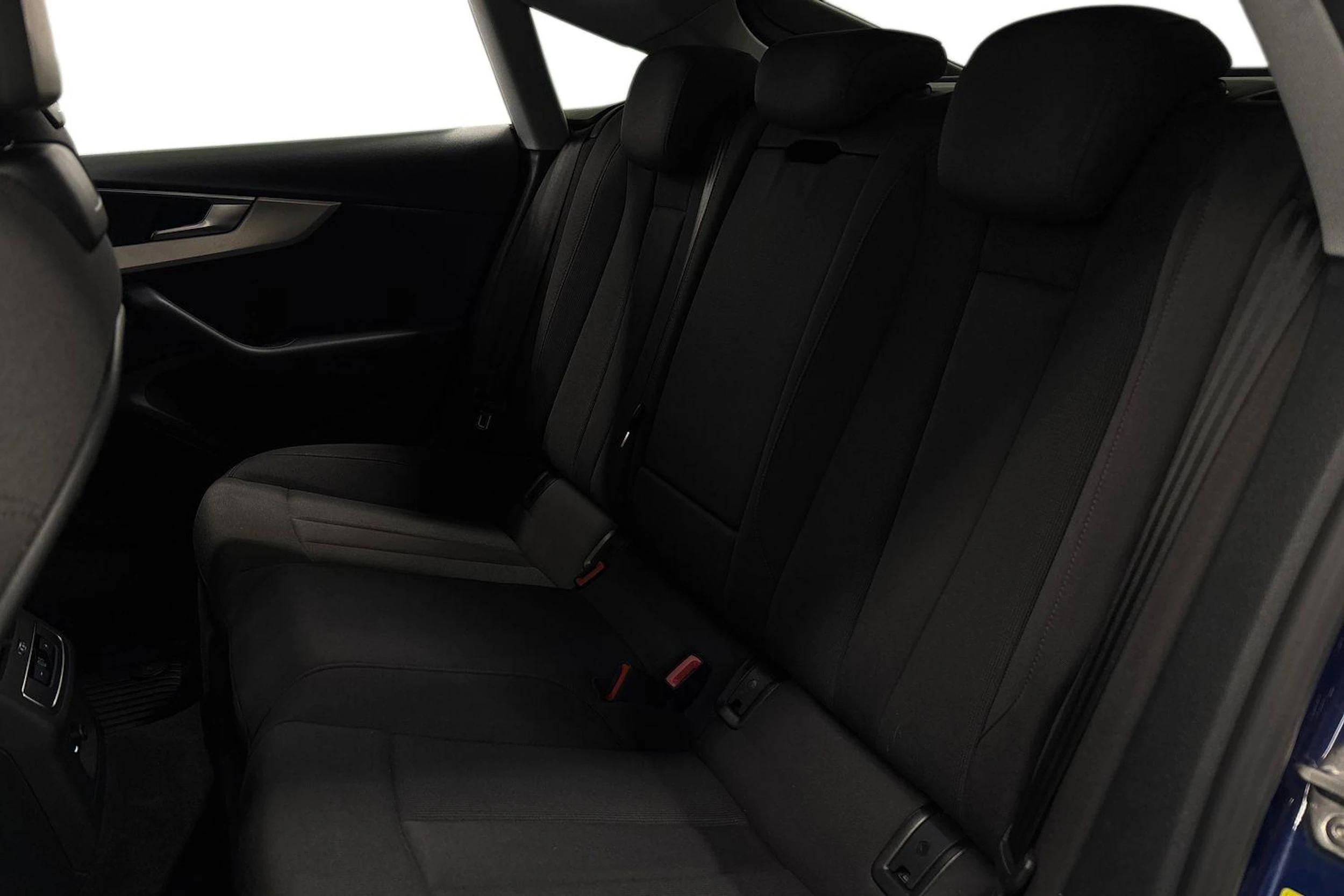 sininen Audi A5 2018 kuva 11.