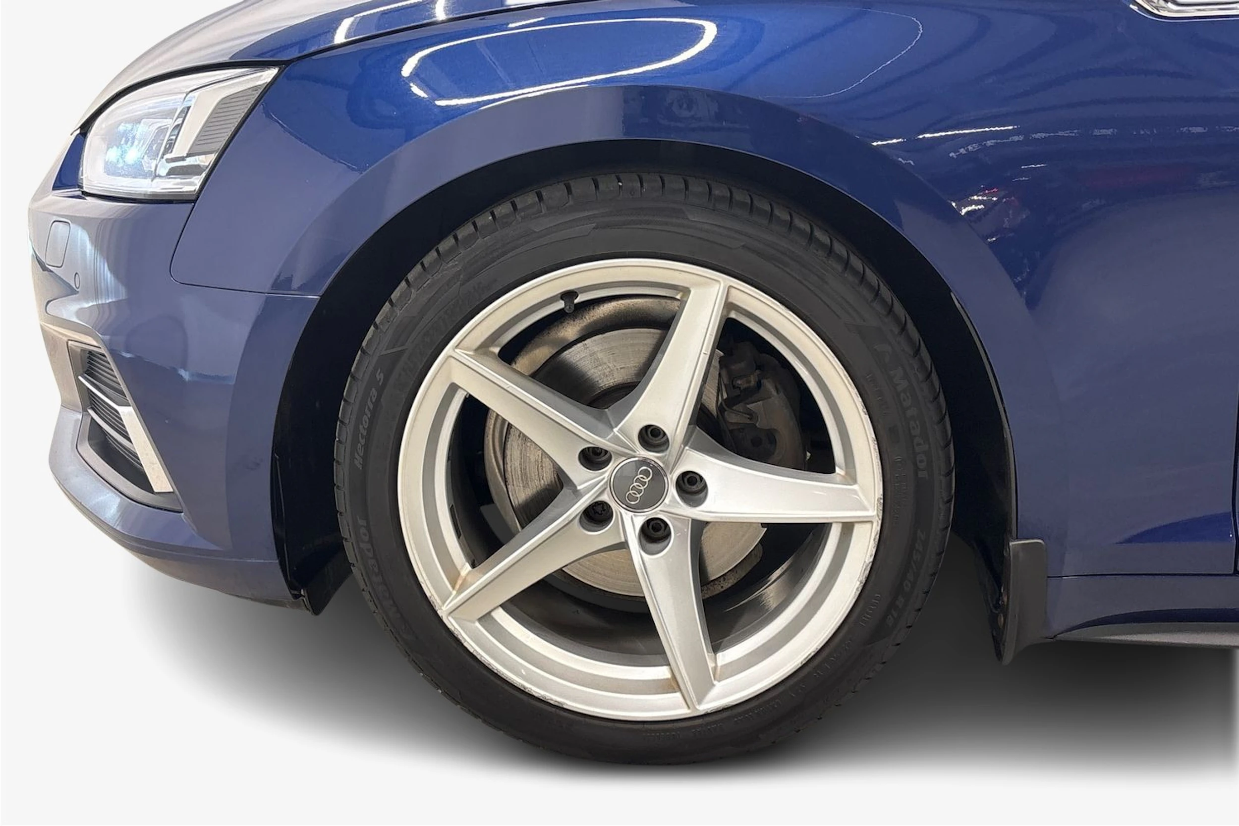 sininen Audi A5 2018 kuva 12.