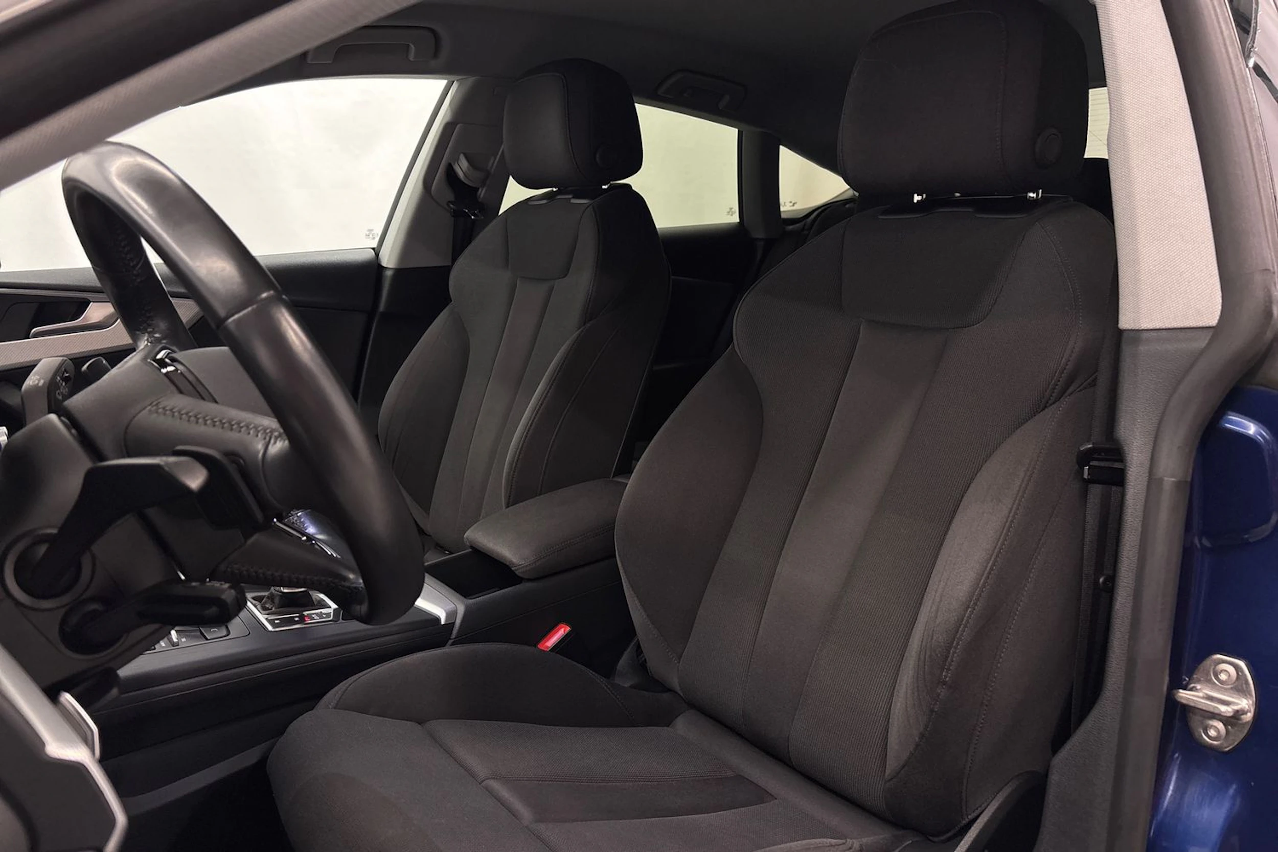 sininen Audi A5 2018 kuva 15.