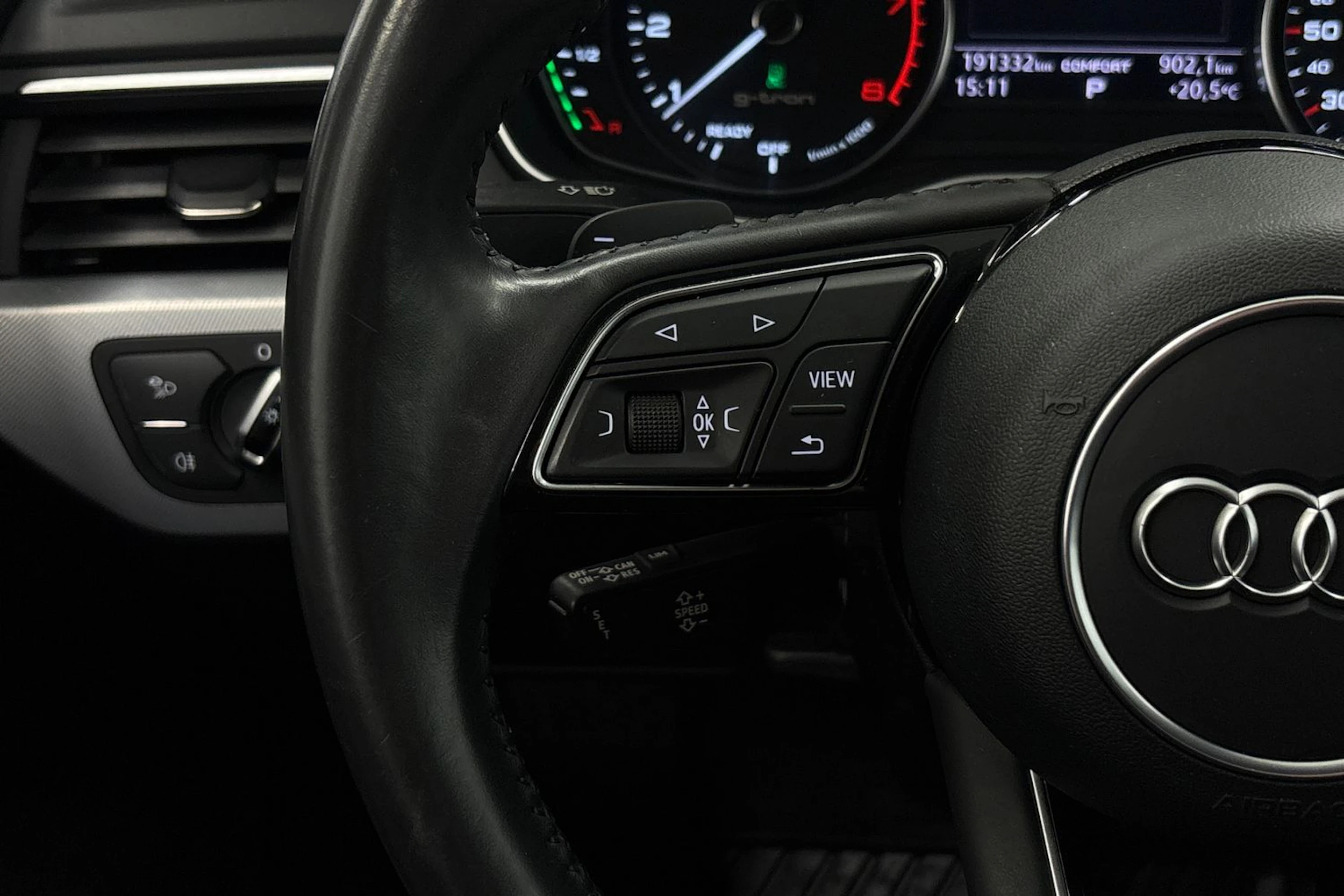 sininen Audi A5 2018 kuva 17.