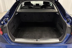 sininen Audi A5 2018 kuva 26.