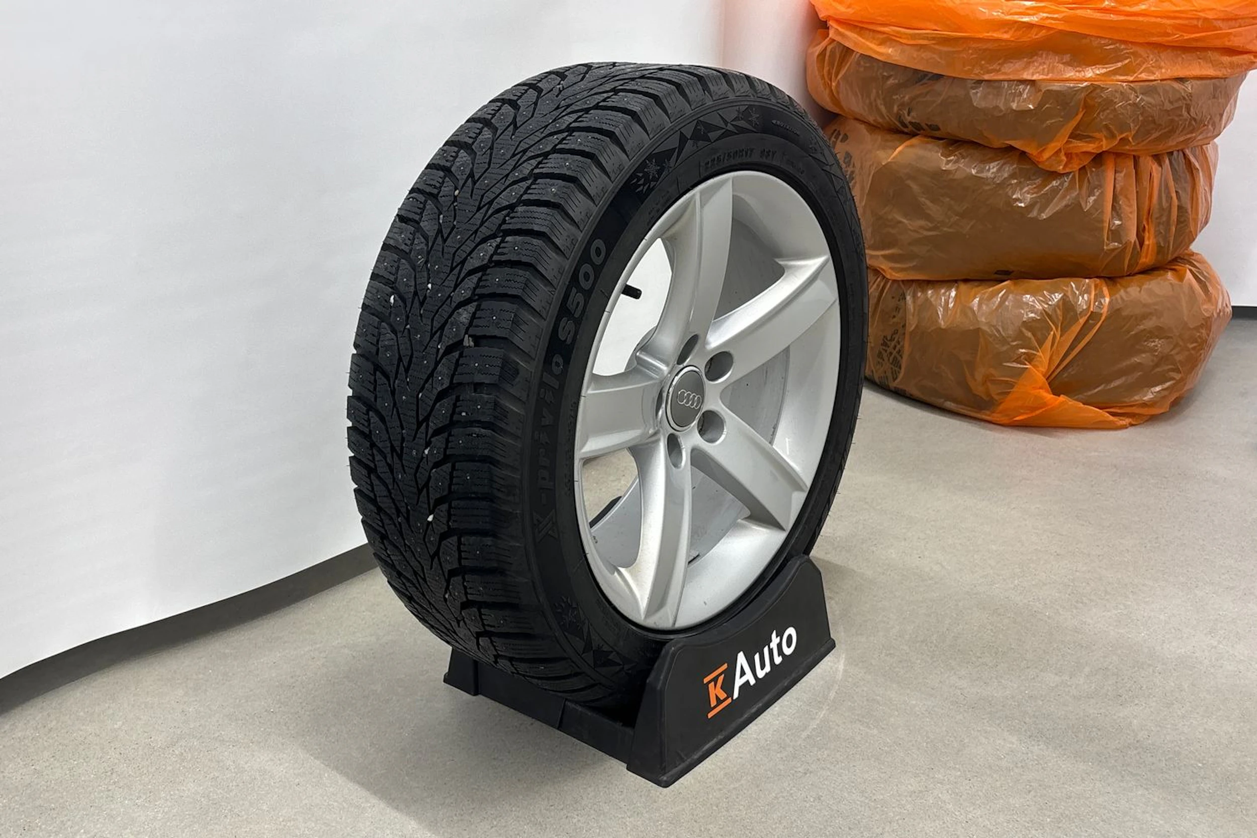 sininen Audi A5 2018 kuva 29.