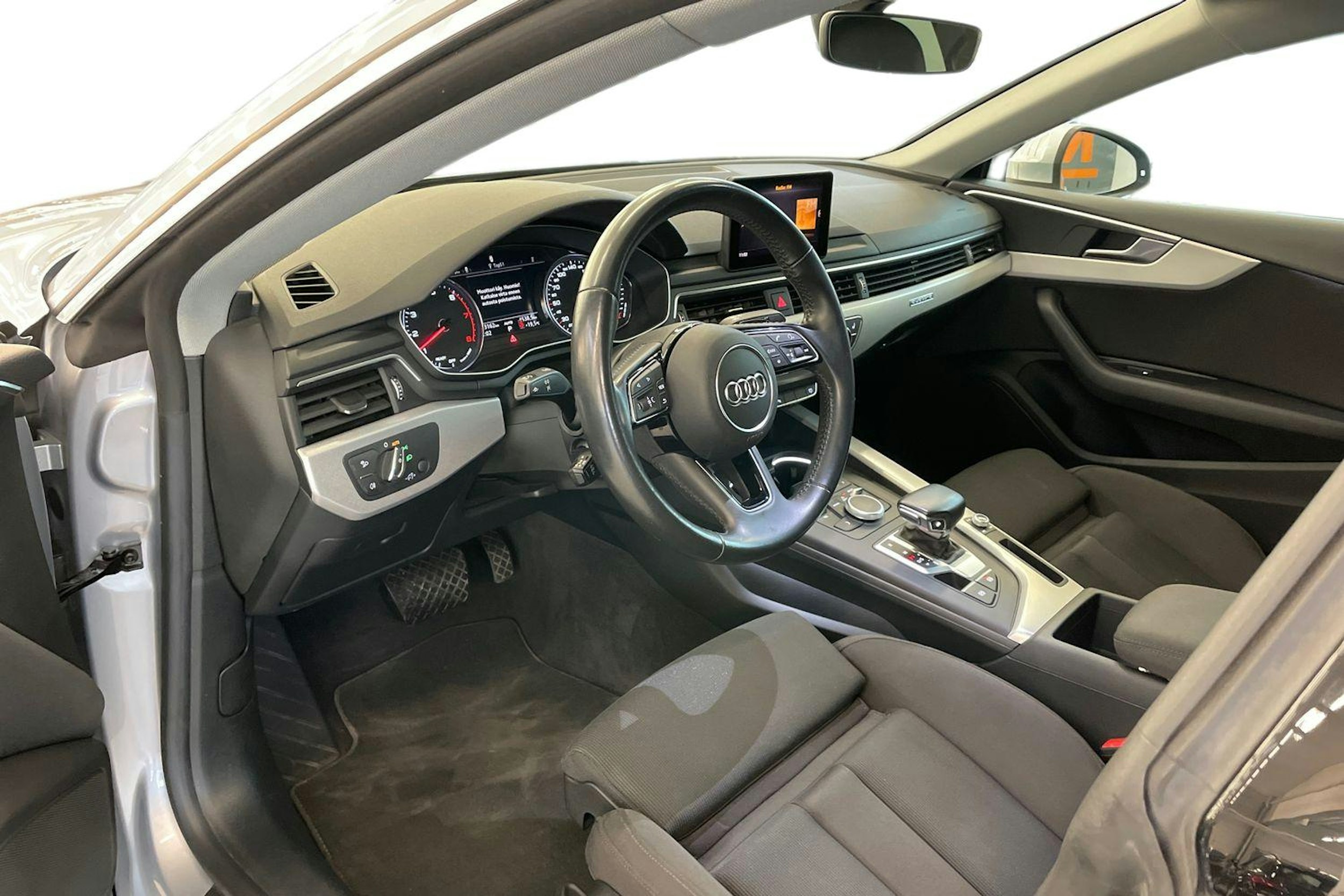 hopea Audi A5 2018 kuva 7.