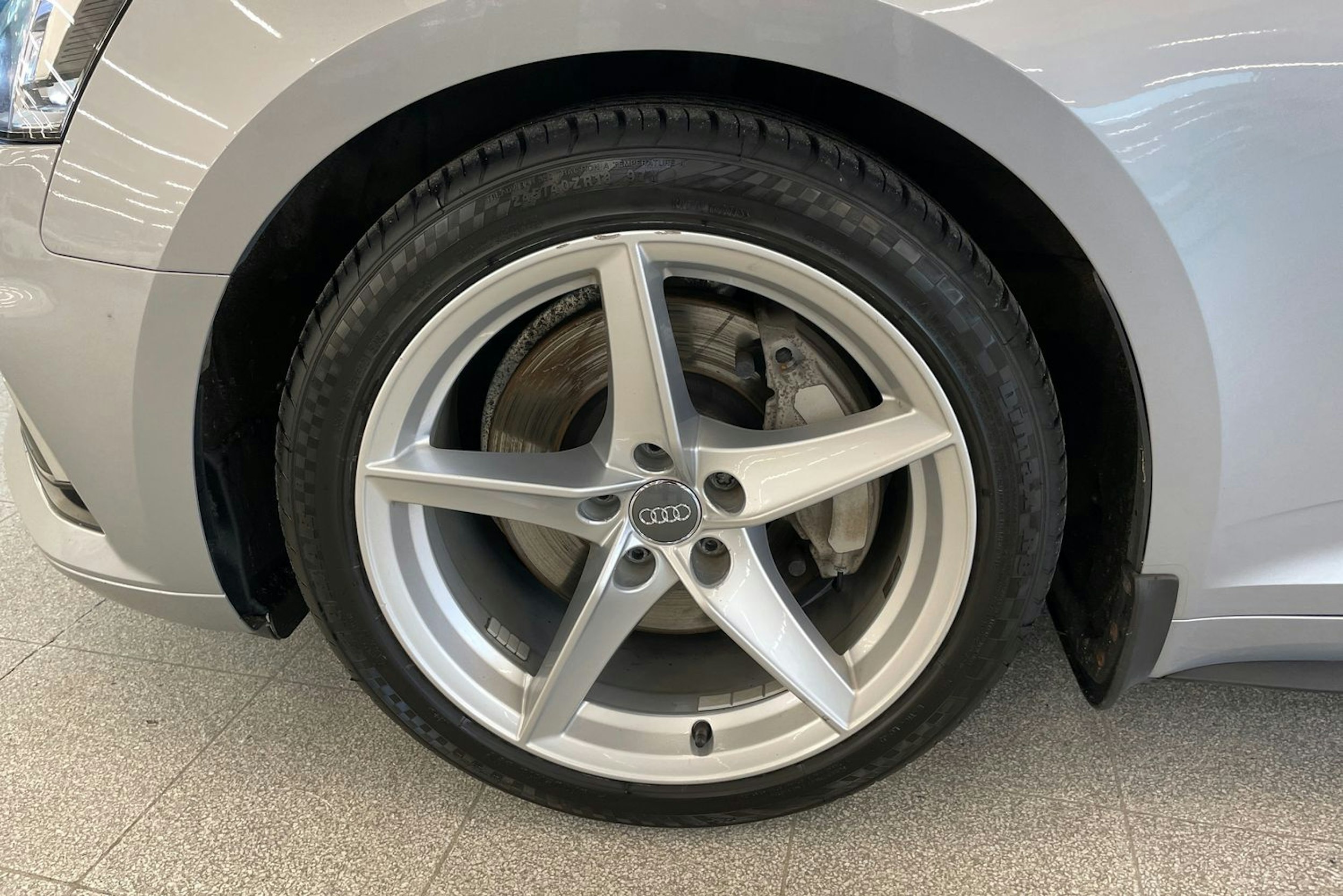 hopea Audi A5 2018 kuva 11.