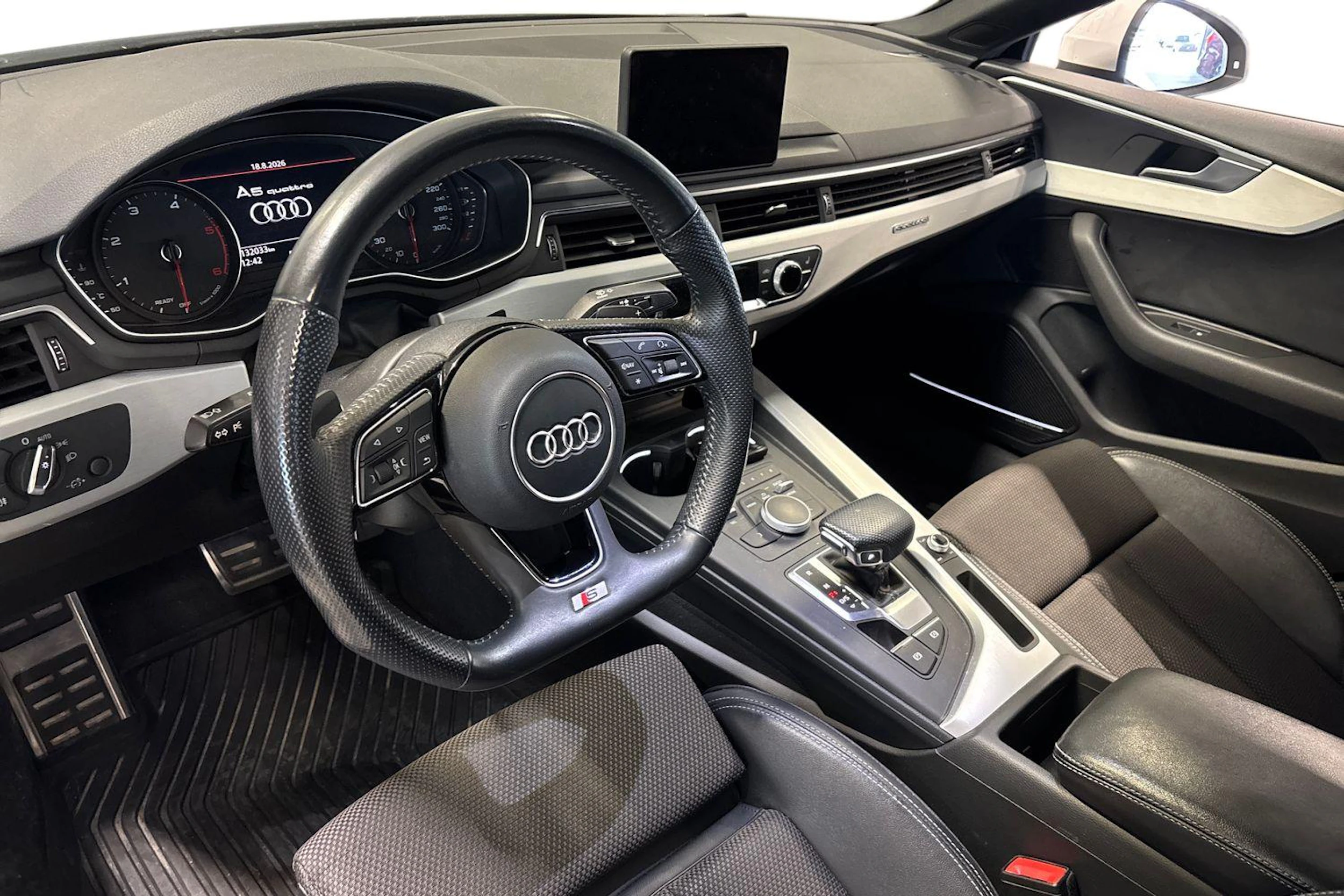 valkoinen Audi A5 2018 kuva 3.