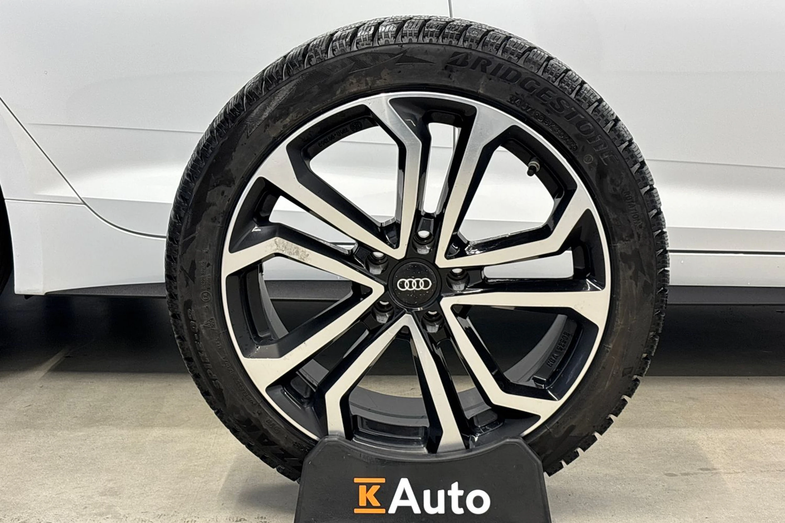 valkoinen Audi A5 2018 kuva 10.