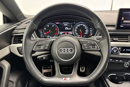 valkoinen Audi A5 2018 kuva 11.