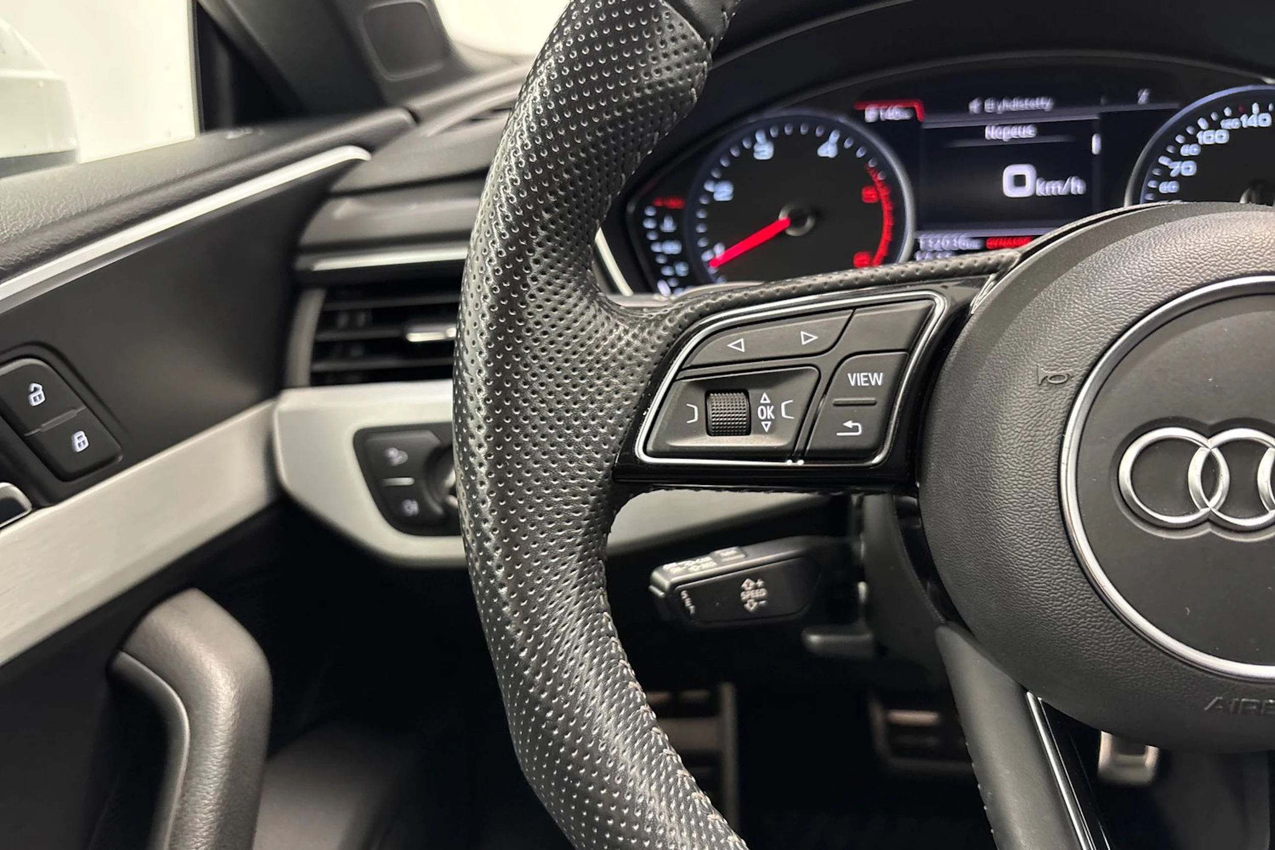 valkoinen Audi A5 2018 kuva 12.