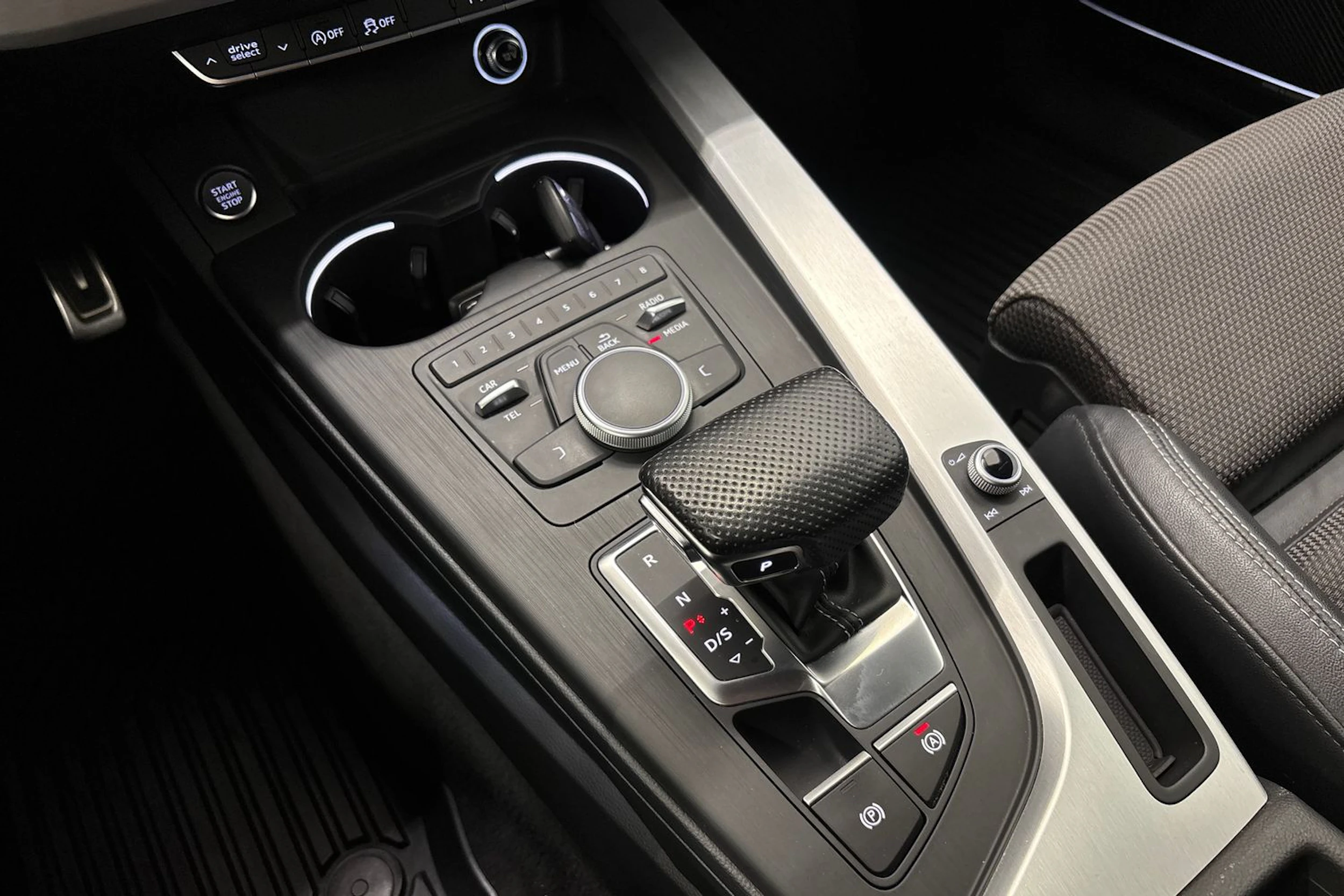 valkoinen Audi A5 2018 kuva 16.