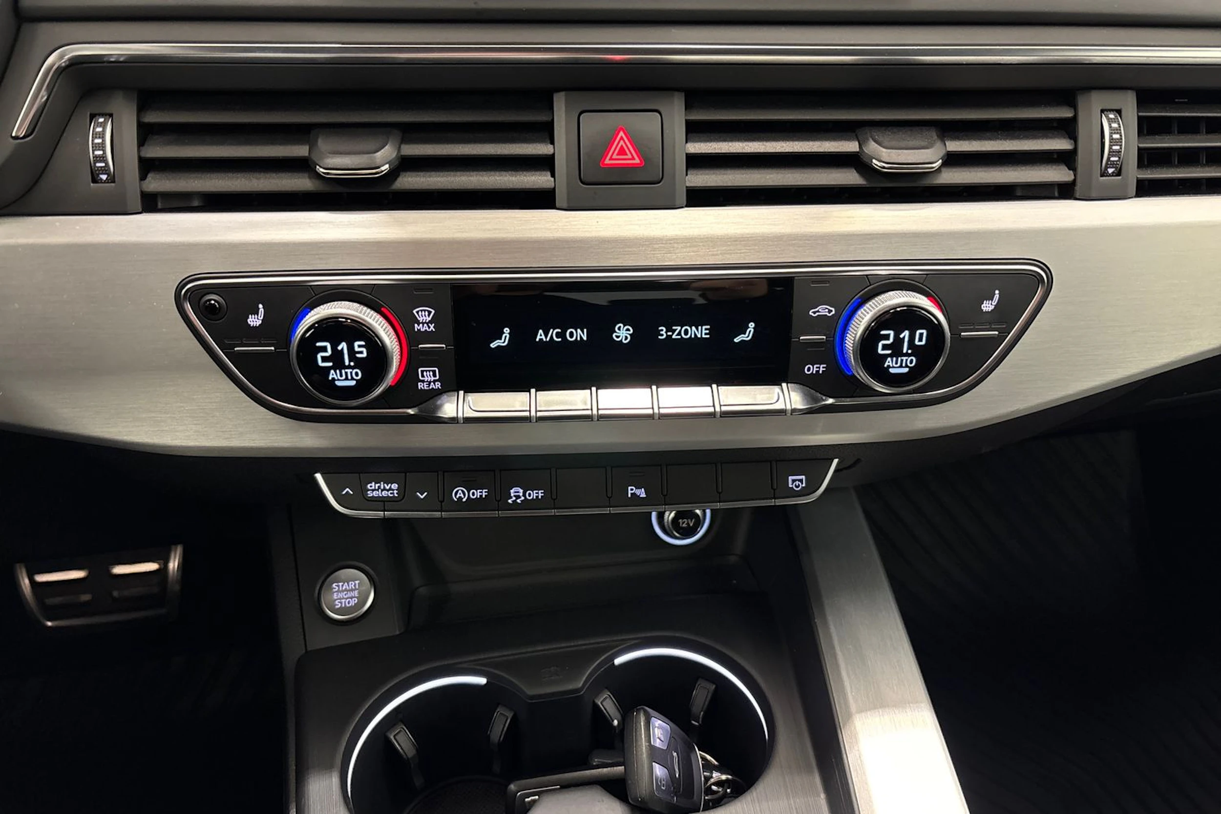 valkoinen Audi A5 2018 kuva 17.
