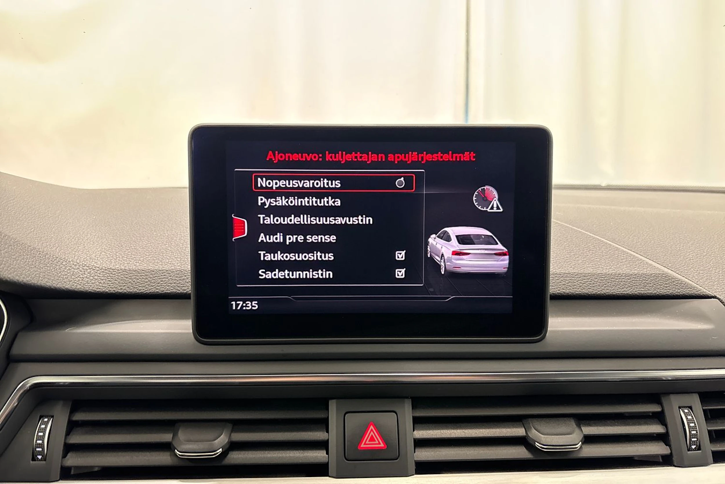 valkoinen Audi A5 2018 kuva 20.