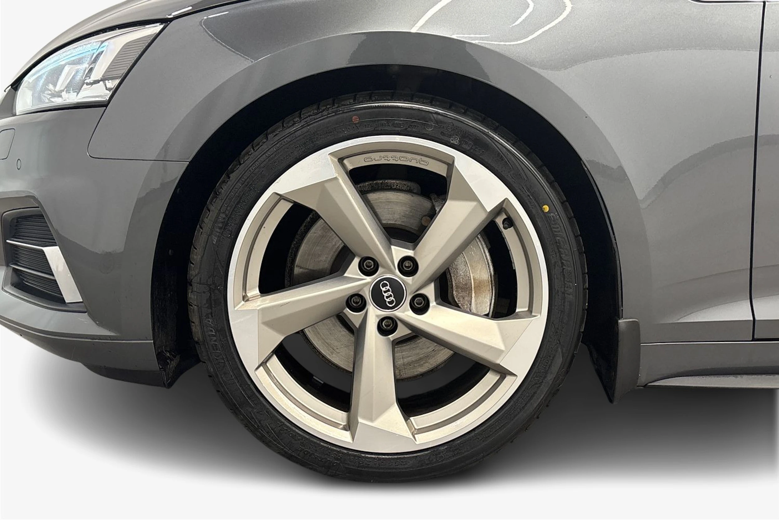 harmaa Audi A5 2018 kuva 12.