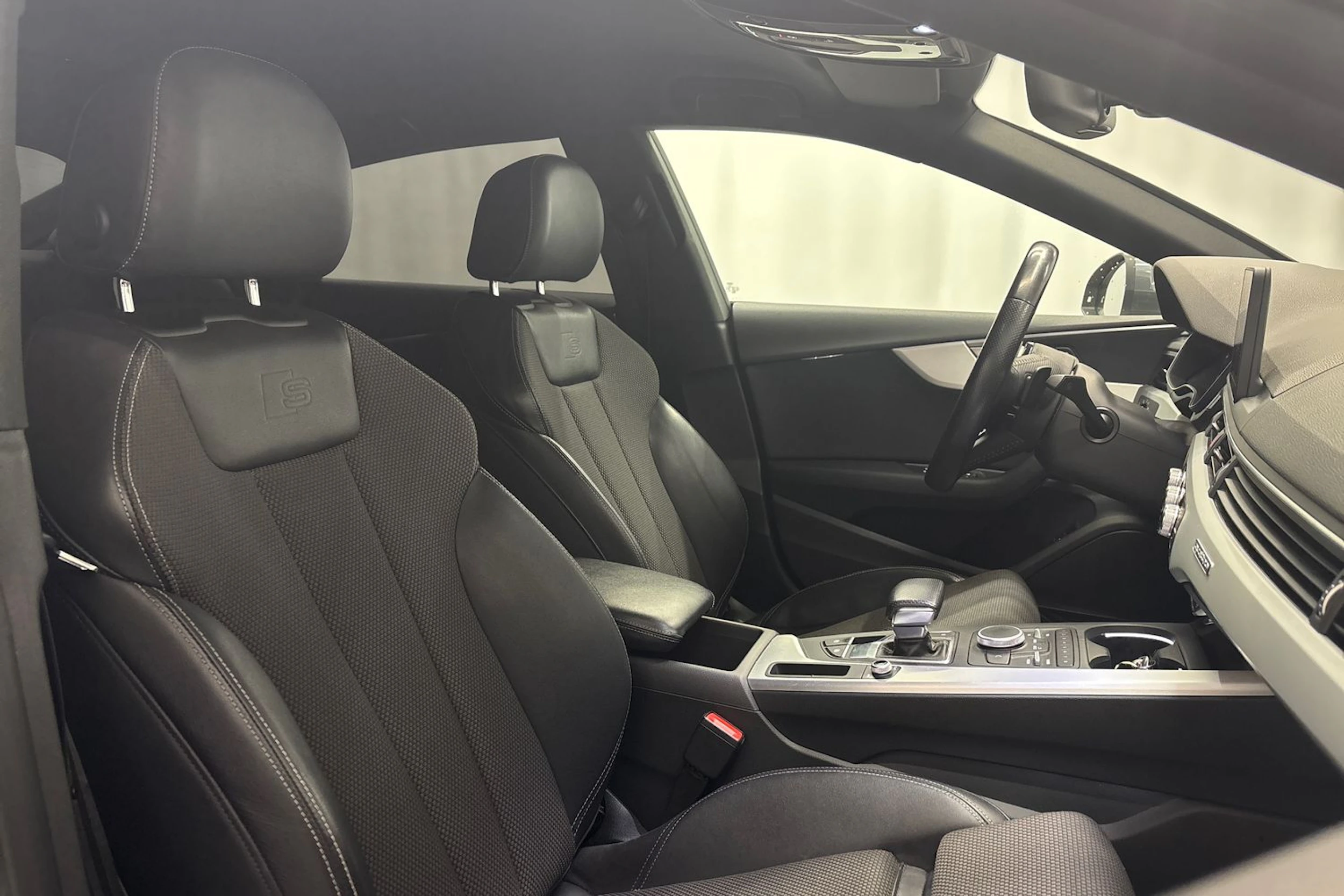harmaa Audi A5 2018 kuva 15.