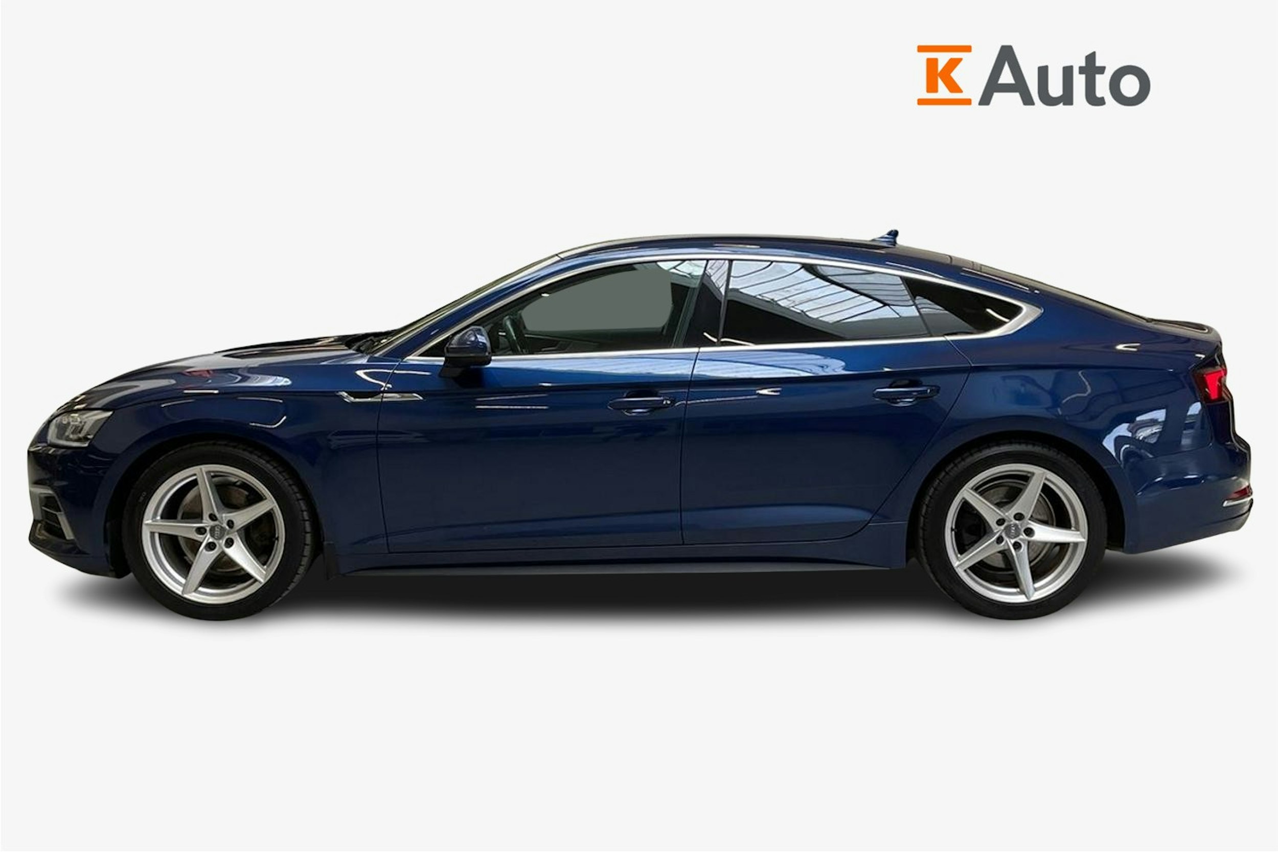 sininen Audi A5 2018 kuva 6.