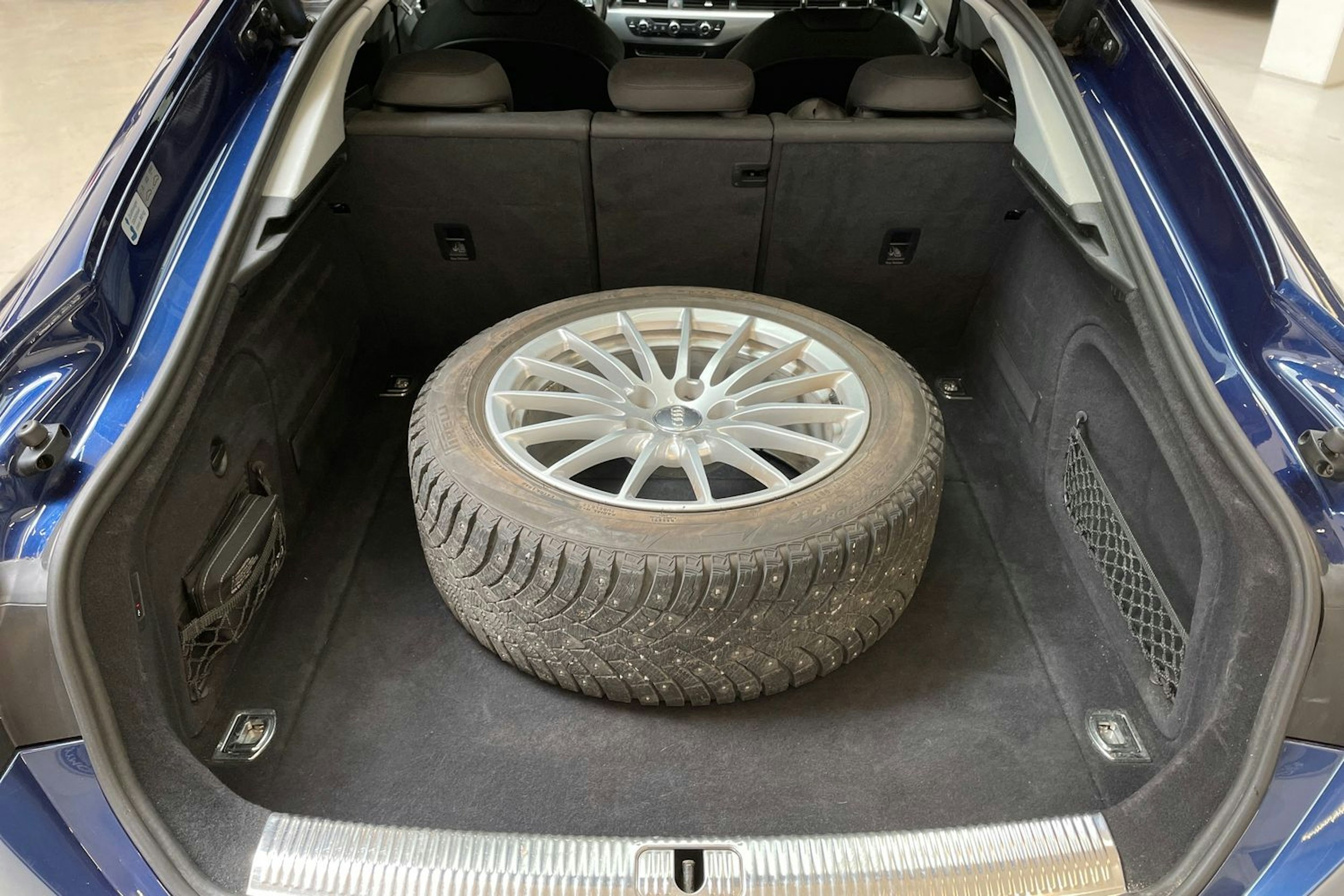sininen Audi A5 2018 kuva 14.