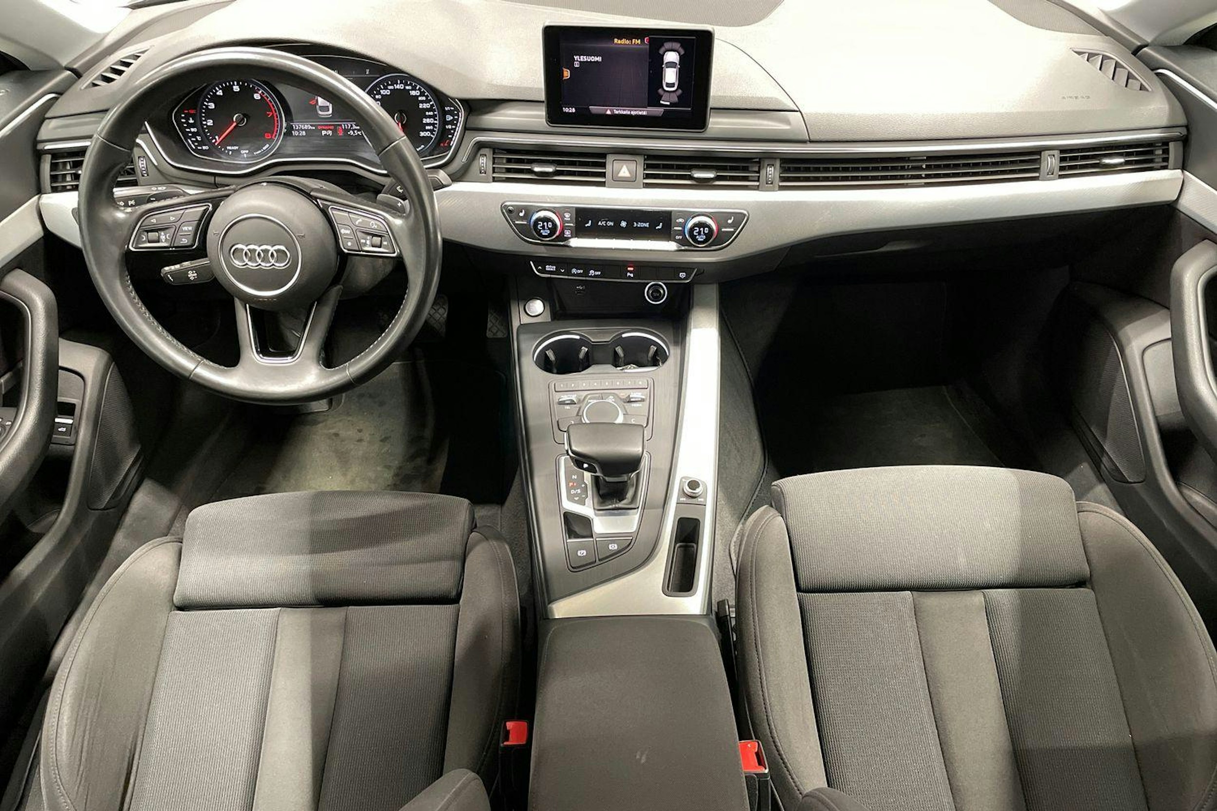 met. harmaa Audi A5 2018 kuva 9.