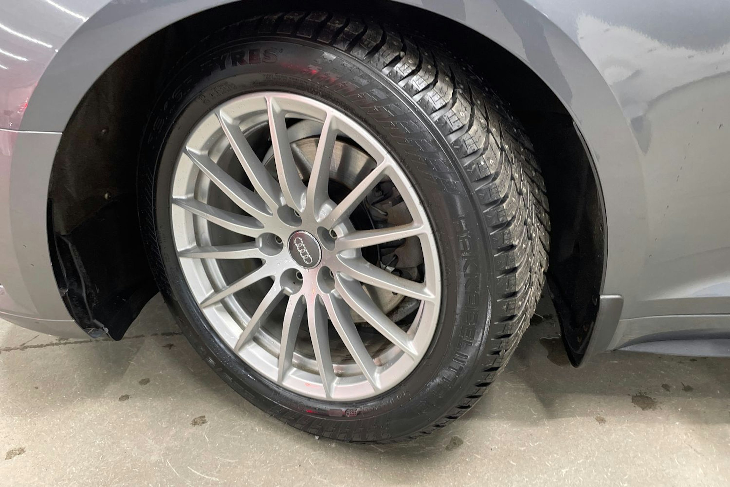 met. harmaa Audi A5 2018 kuva 13.