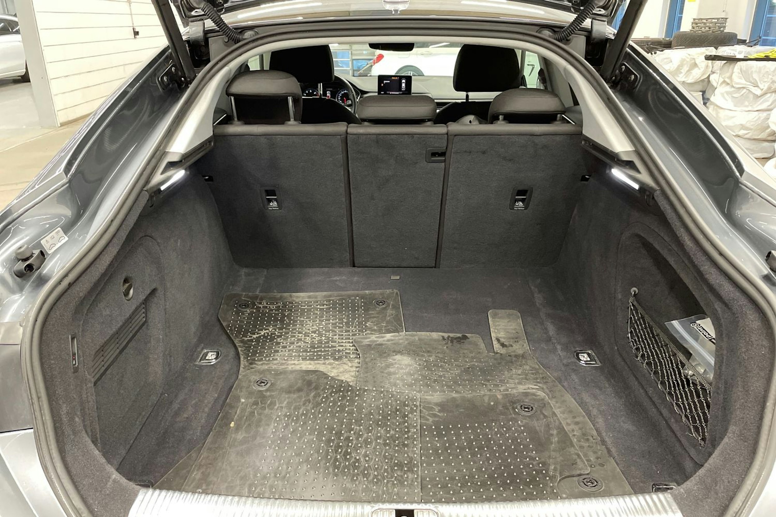 met. harmaa Audi A5 2018 kuva 15.