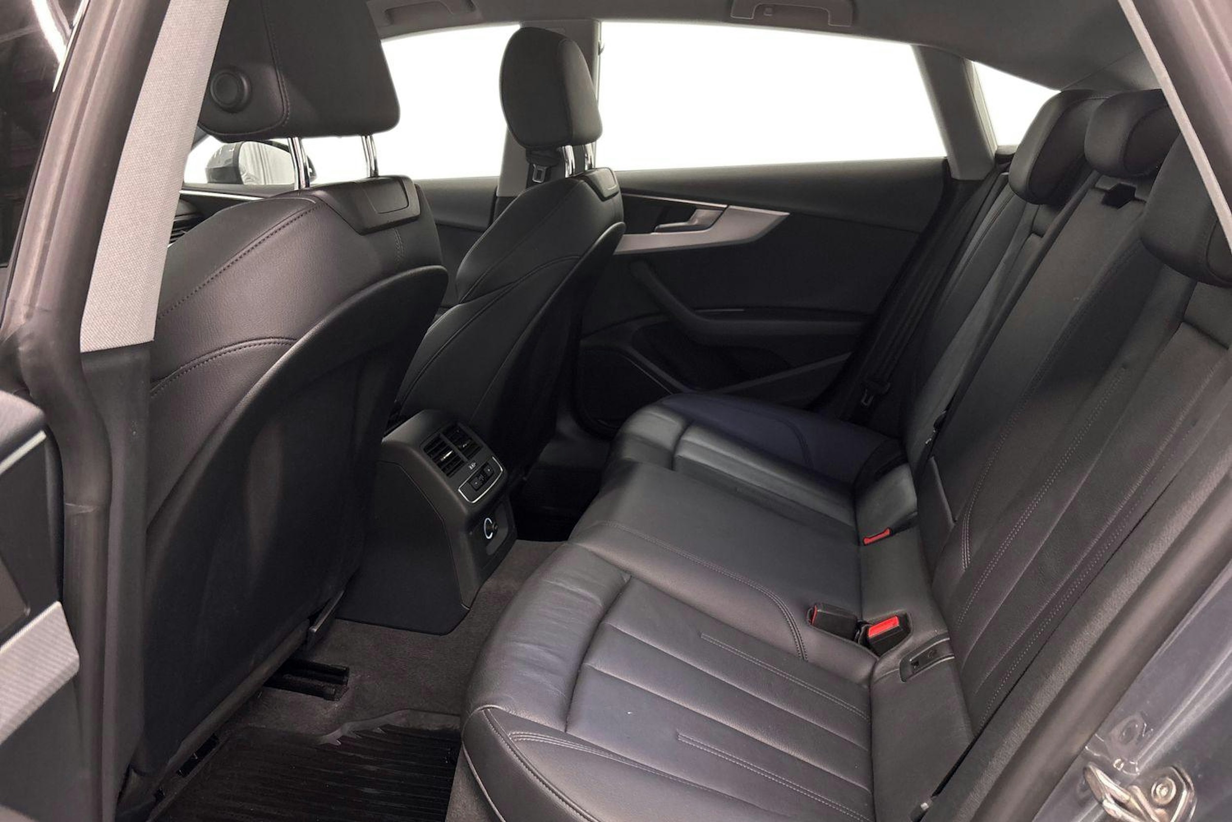 harmaa Audi A5 2018 kuva 10.