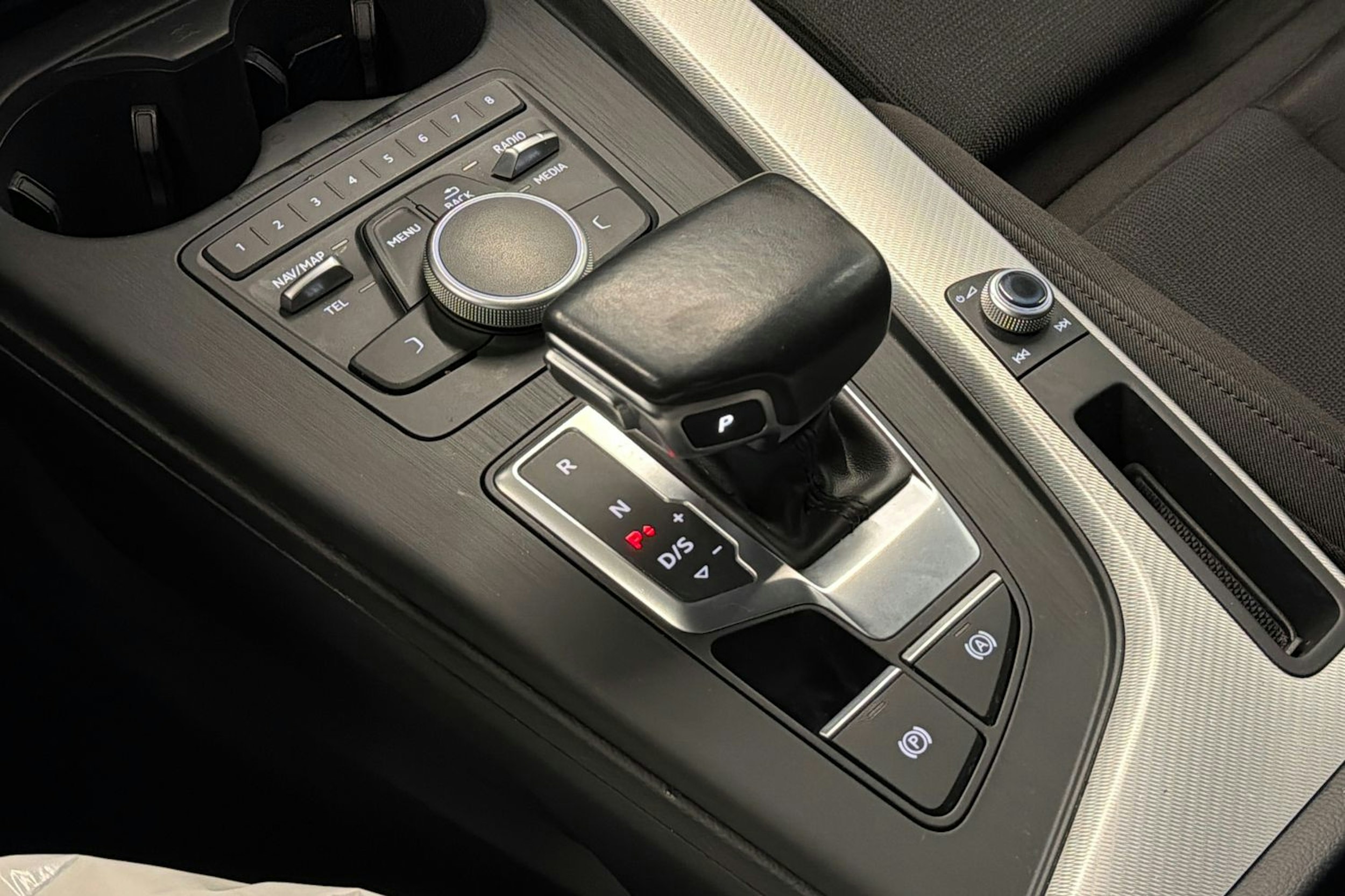 harmaa Audi A5 2019 kuva 19.