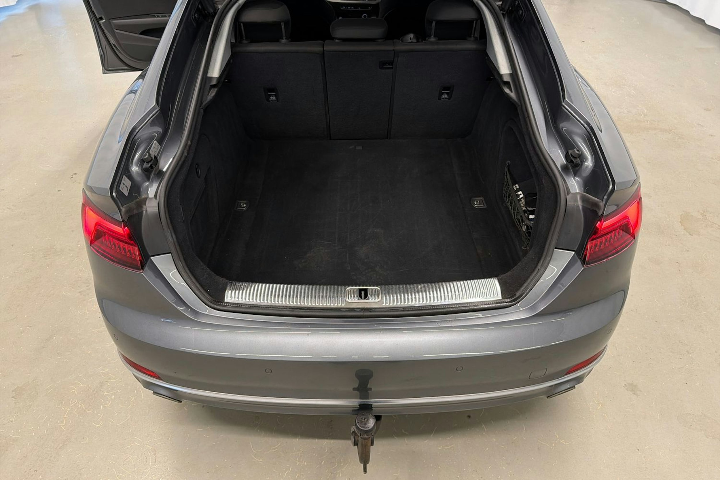 harmaa Audi A5 2019 kuva 26.