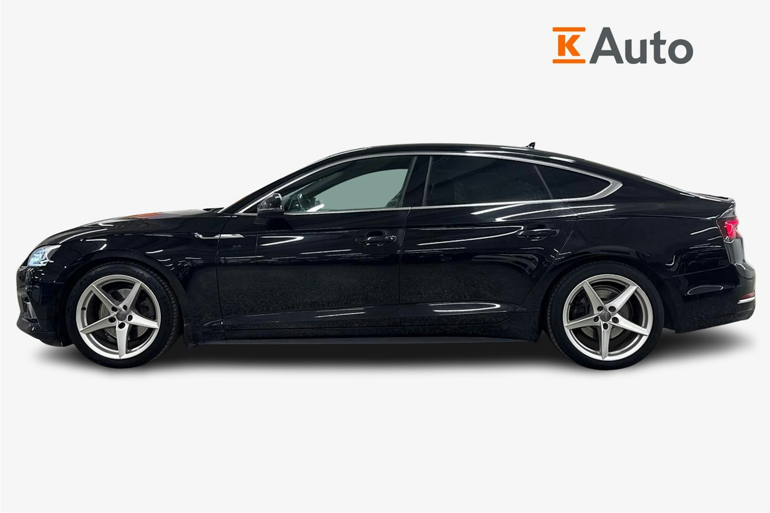 musta Audi A5 2019 kuva 6.