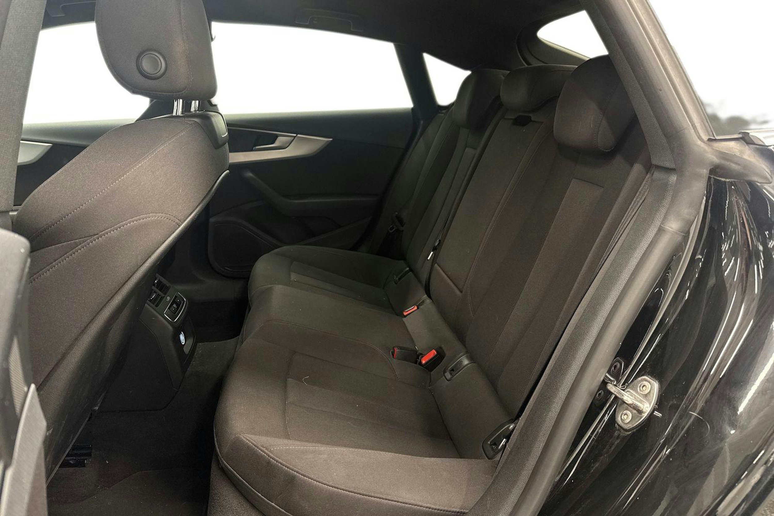 musta Audi A5 2019 kuva 10.