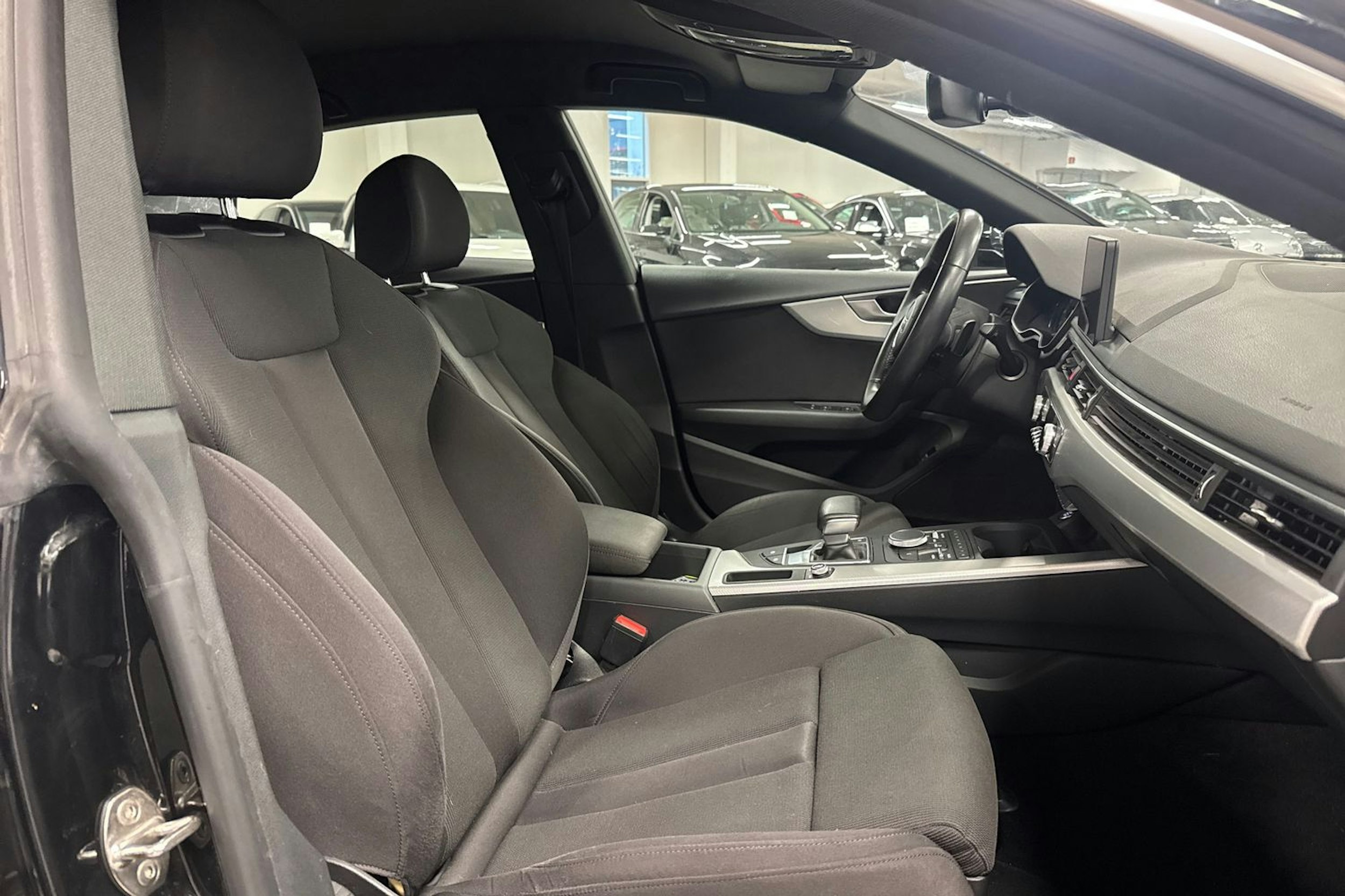 musta Audi A5 2019 kuva 13.