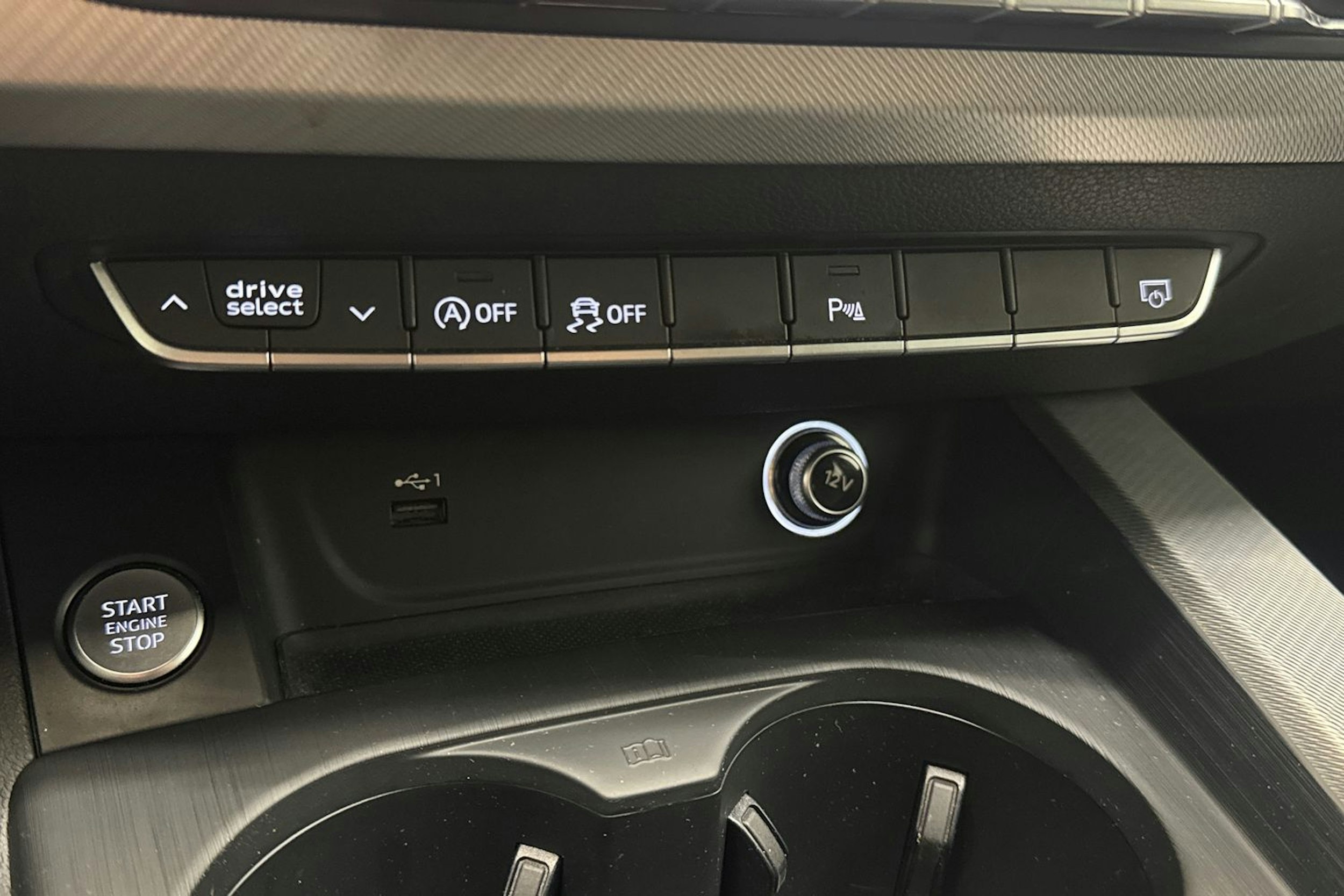 musta Audi A5 2019 kuva 22.