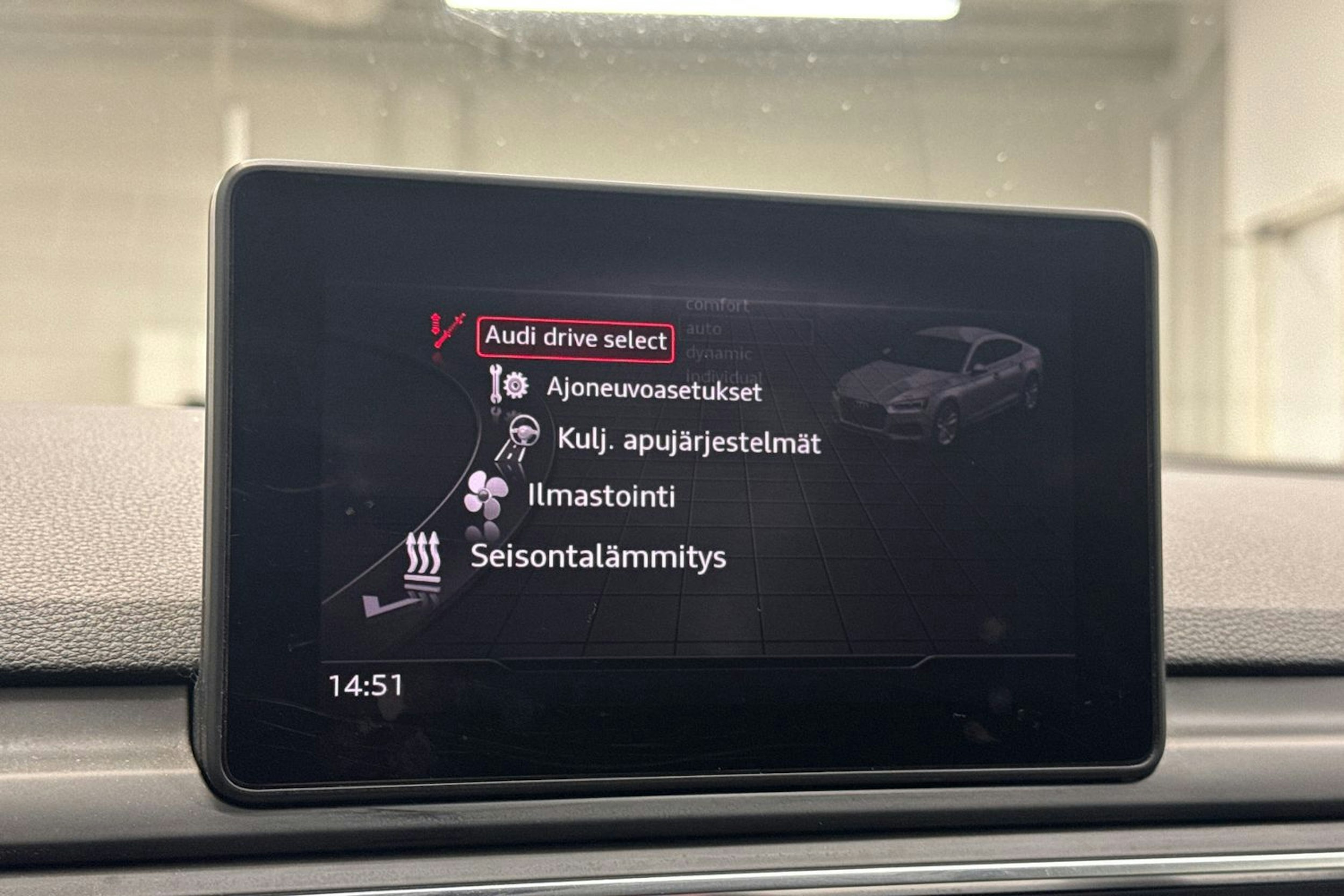 musta Audi A5 2019 kuva 30.