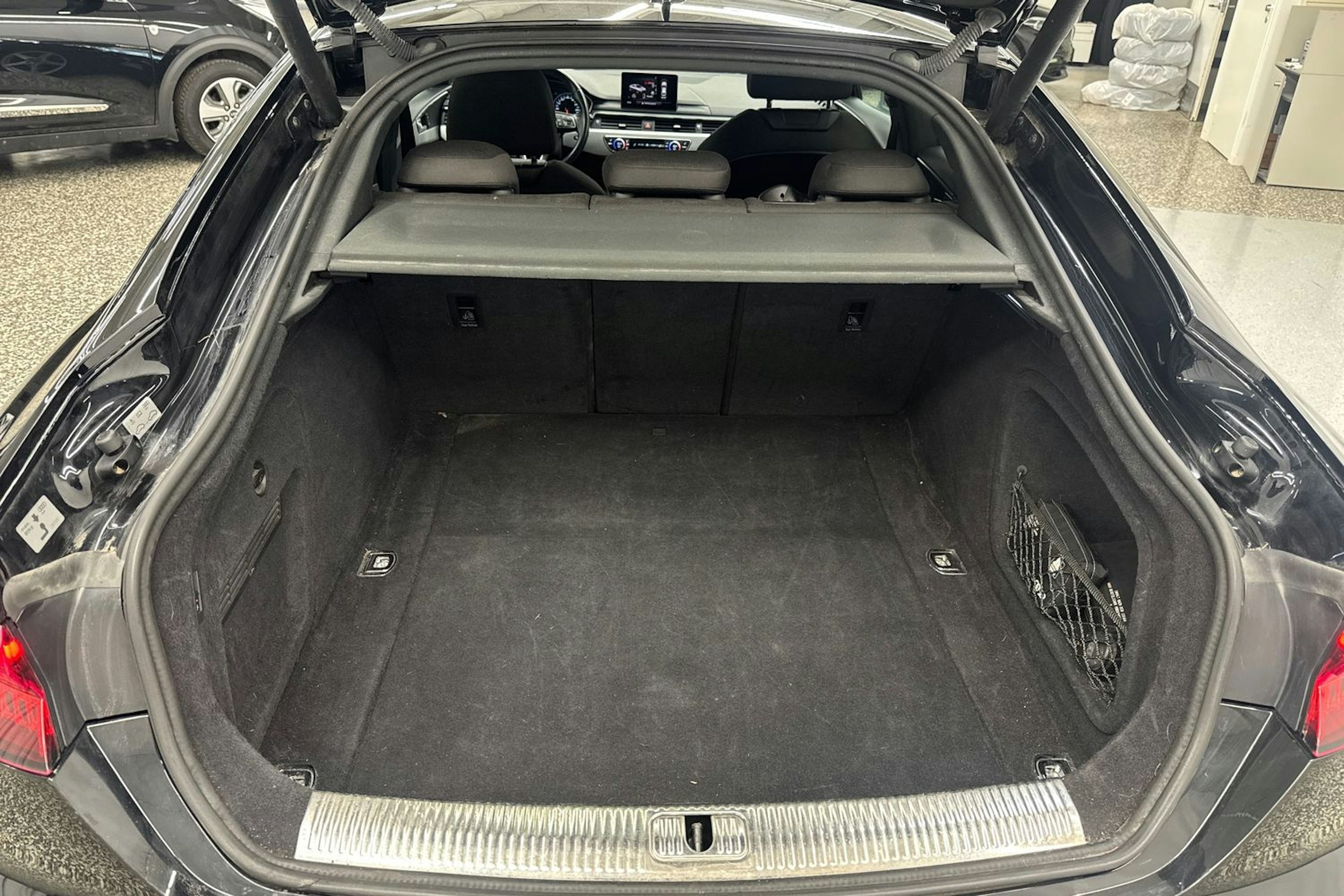 musta Audi A5 2019 kuva 38.