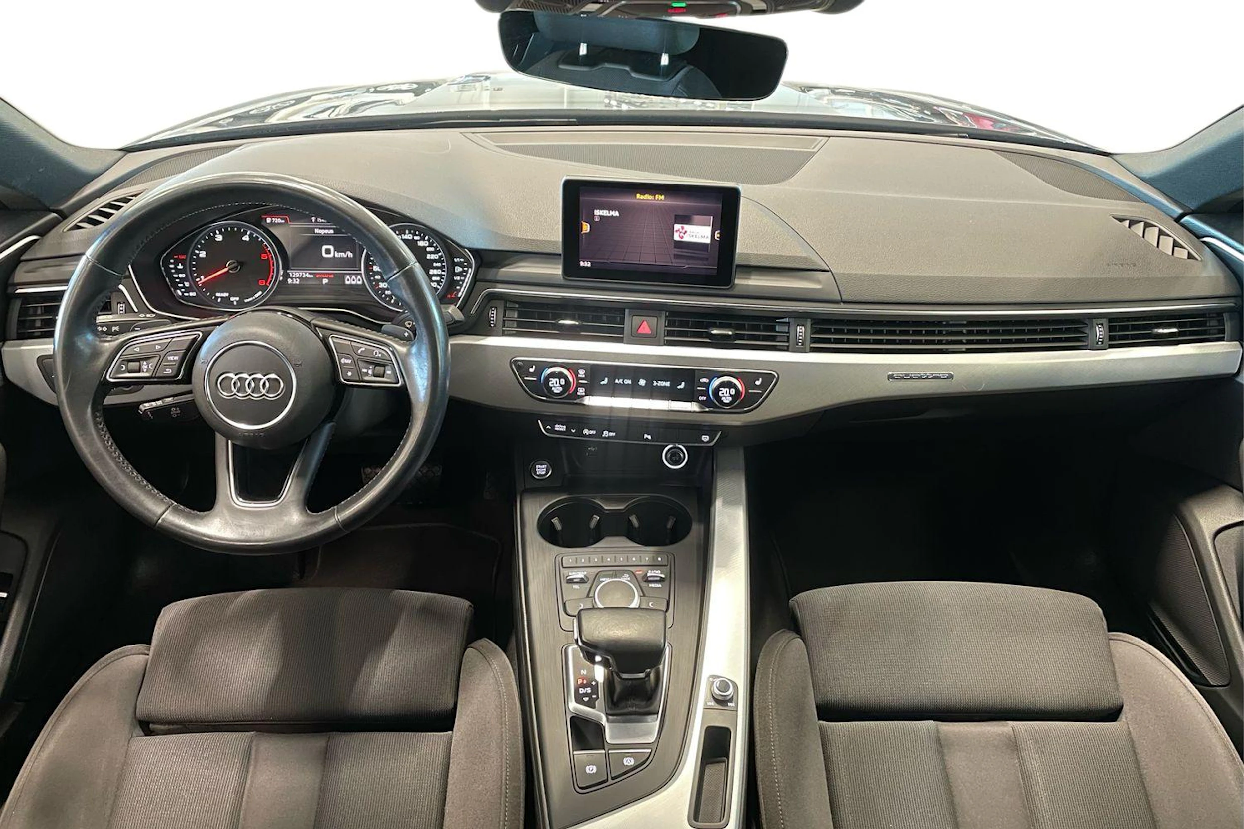 sininen Audi A5 2019 kuva 7.