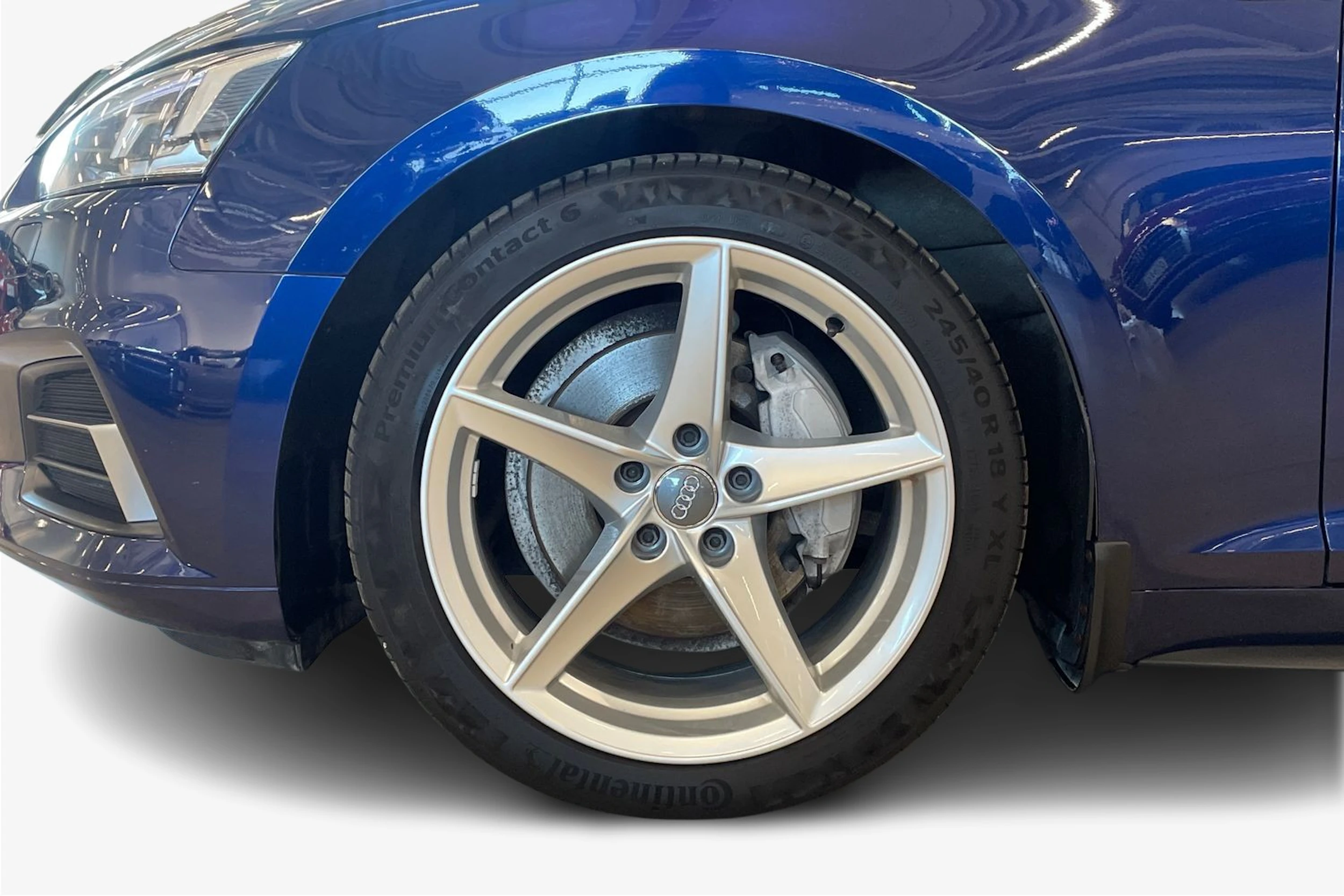sininen Audi A5 2019 kuva 9.