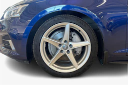 sininen Audi A5 2019 kuva 9.