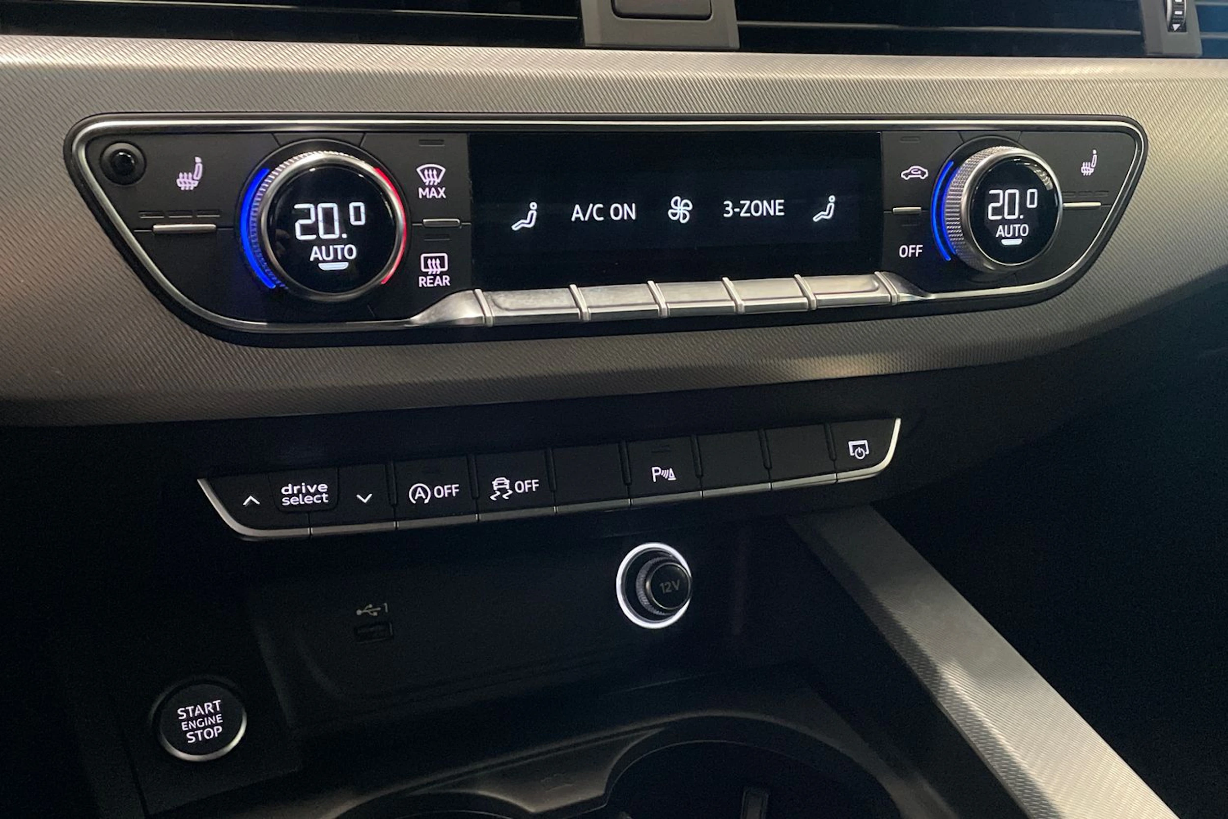 sininen Audi A5 2019 kuva 27.