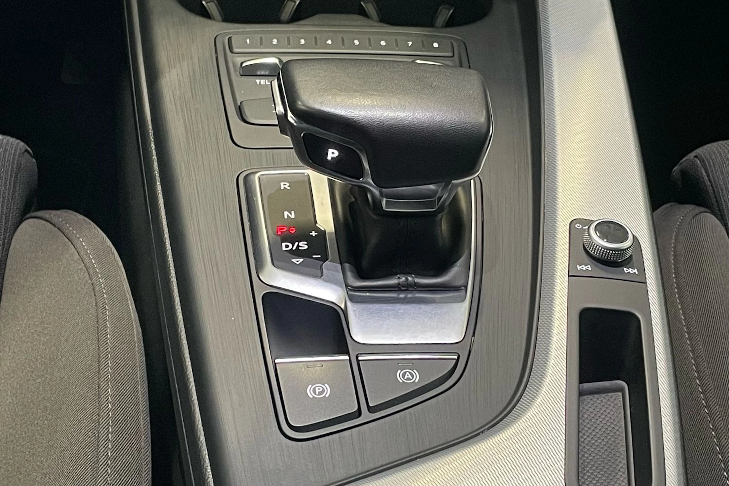 sininen Audi A5 2019 kuva 29.