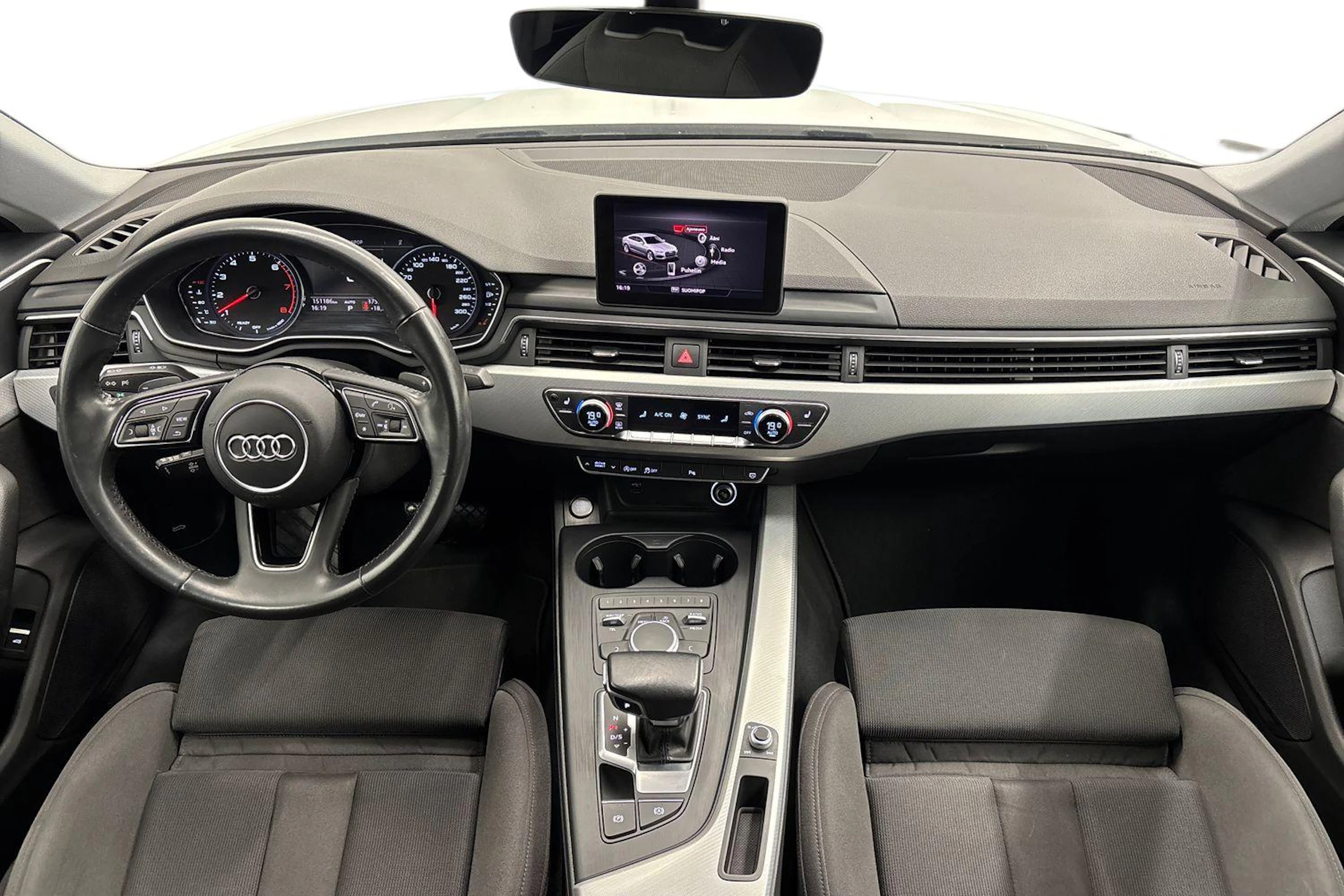 valkoinen Audi A5 2019 kuva 7.