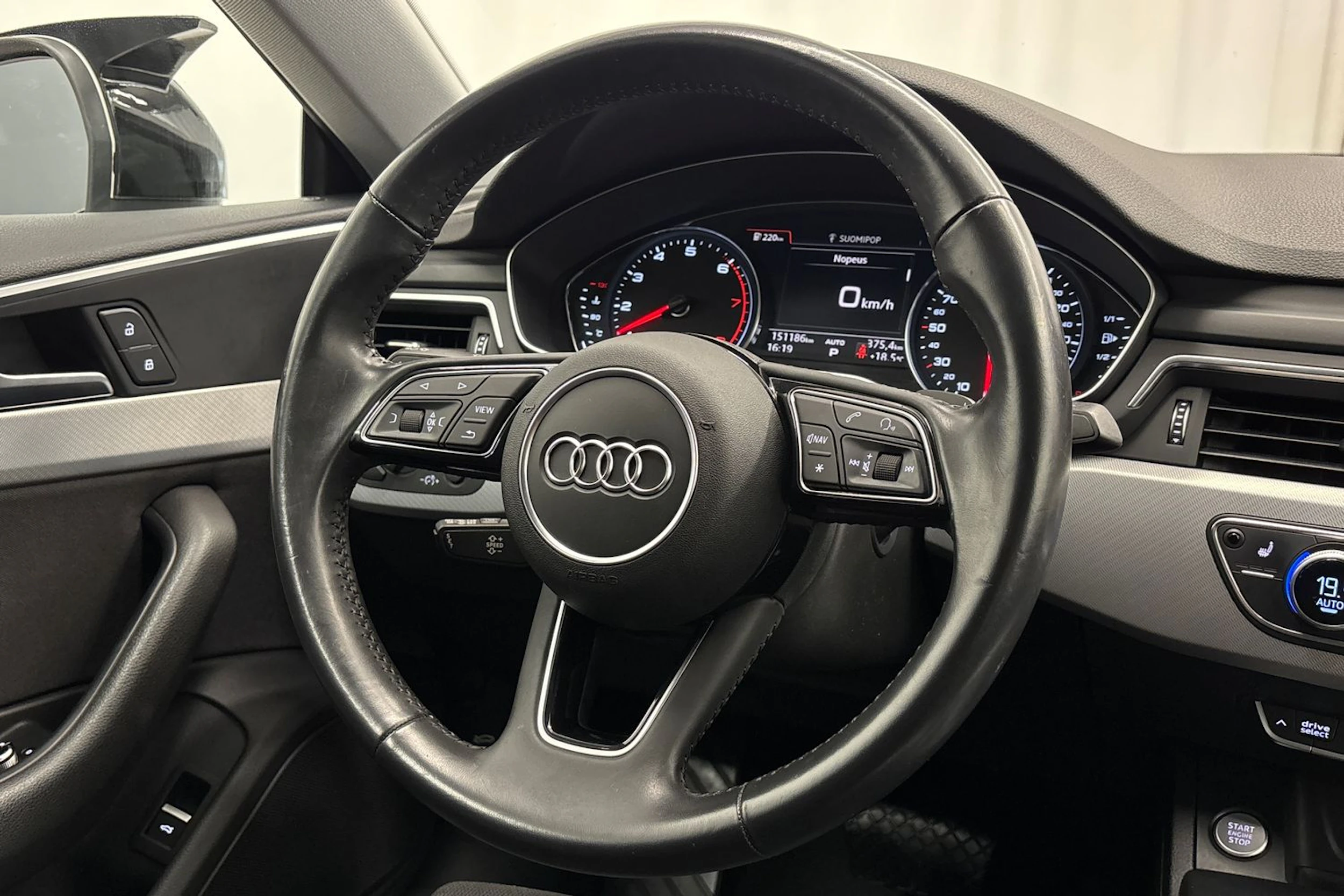 valkoinen Audi A5 2019 kuva 12.