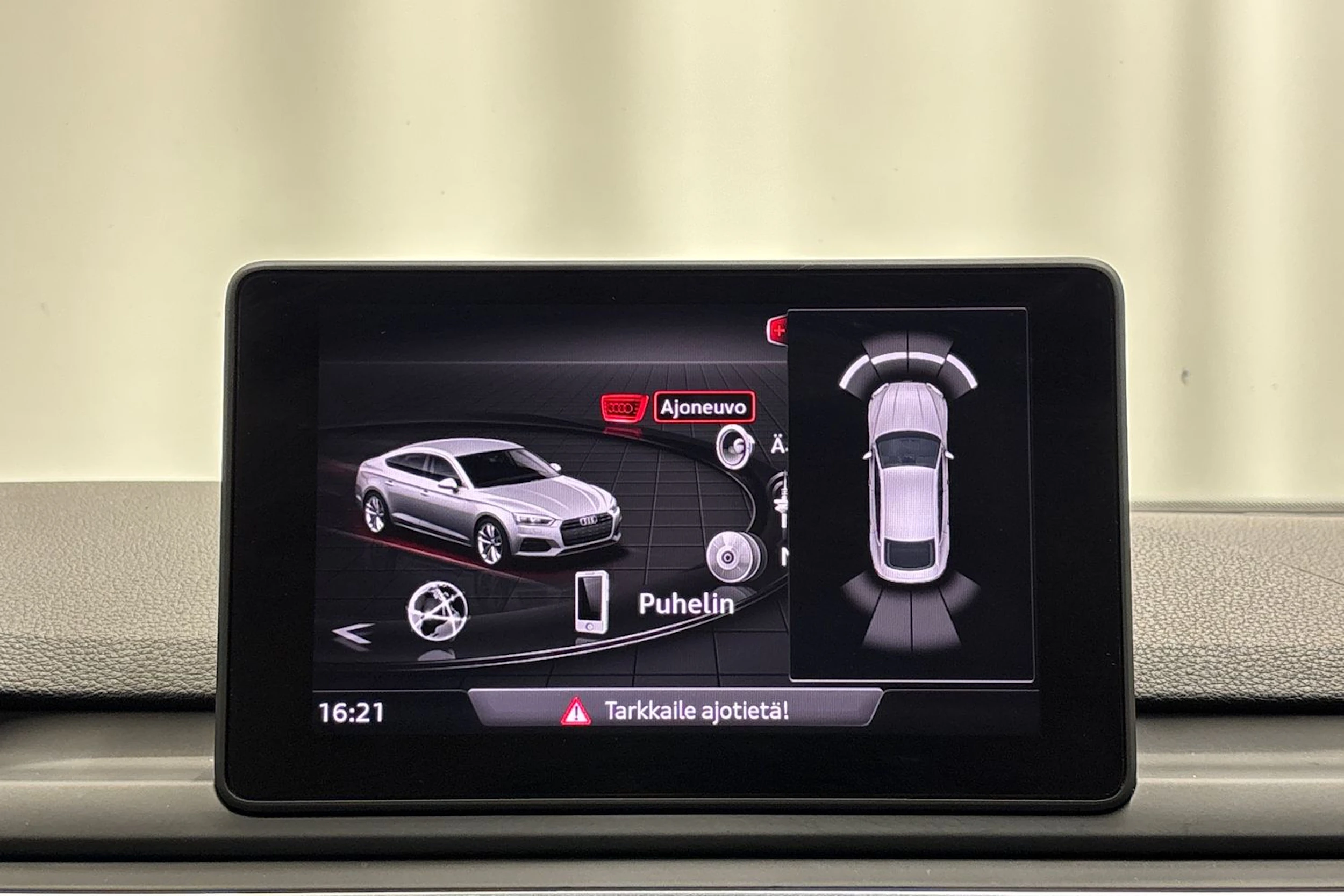 valkoinen Audi A5 2019 kuva 17.