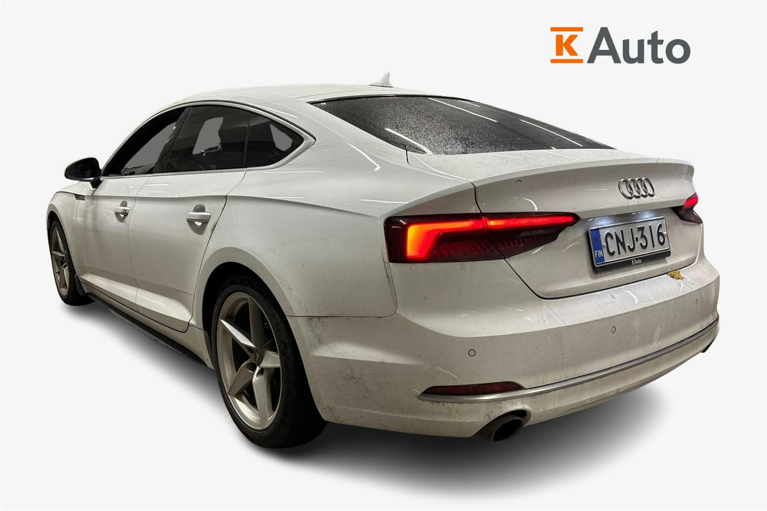 valkoinen Audi A5 2019 kuva 2.
