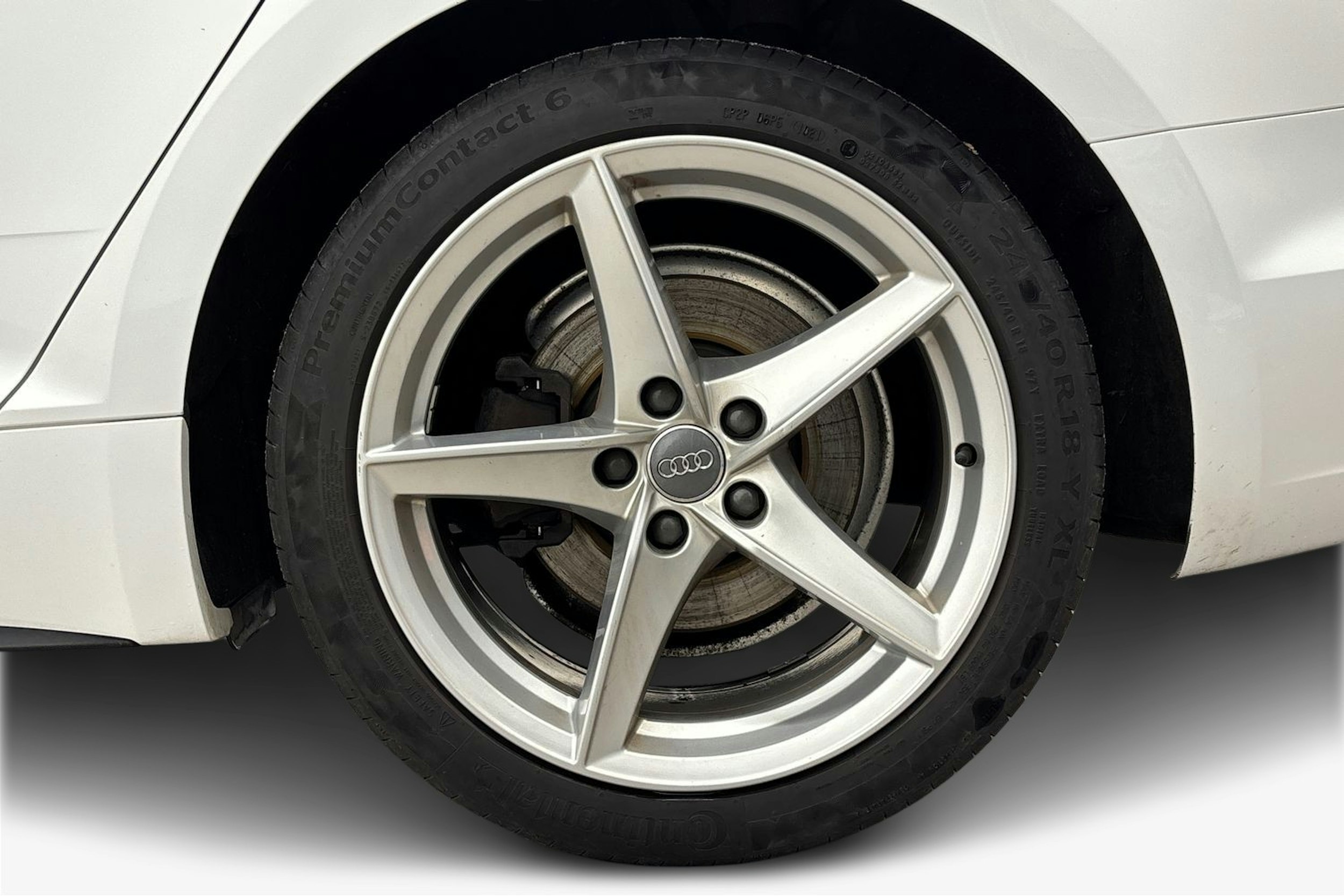 valkoinen Audi A5 2019 kuva 11.