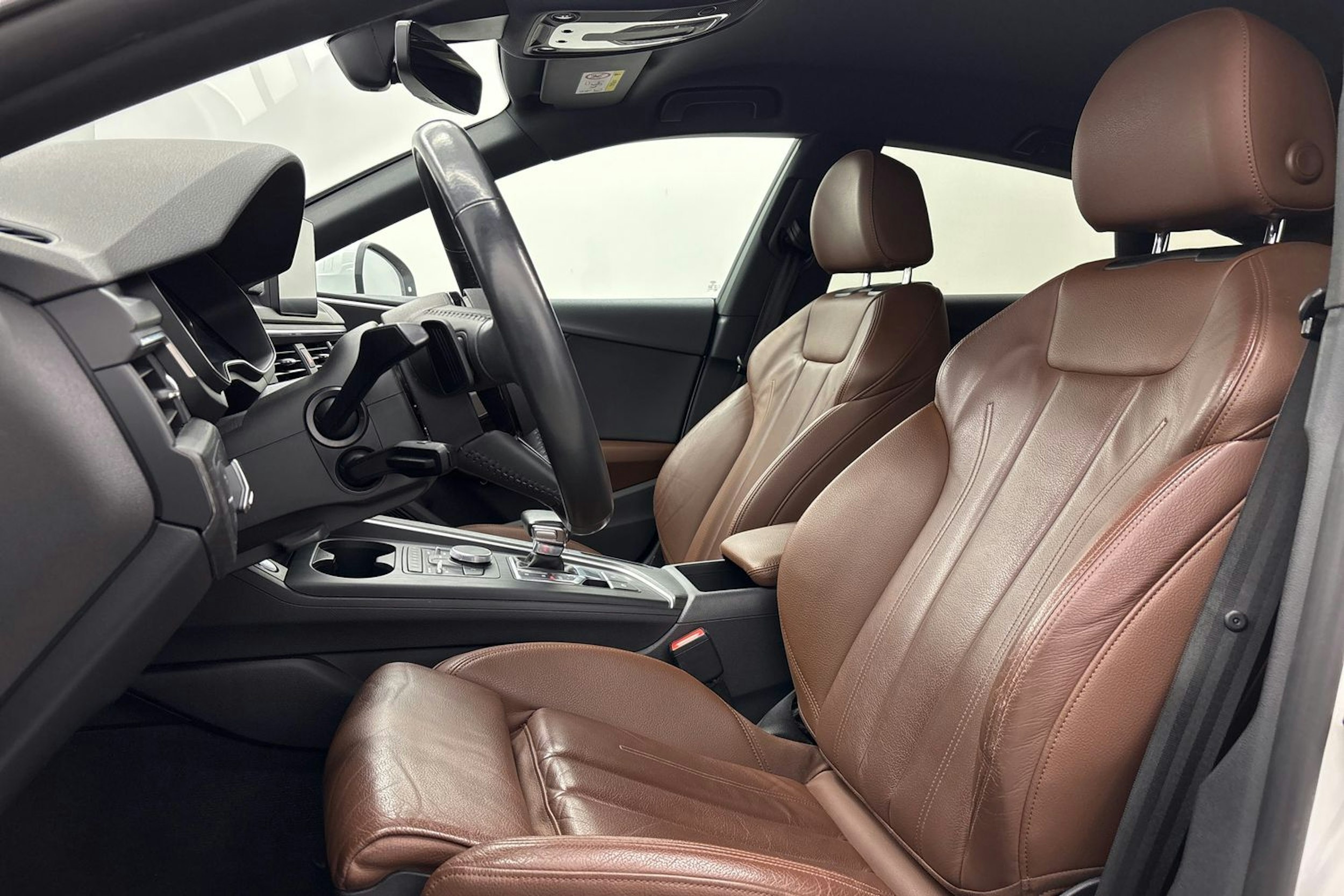 valkoinen Audi A5 2019 kuva 14.