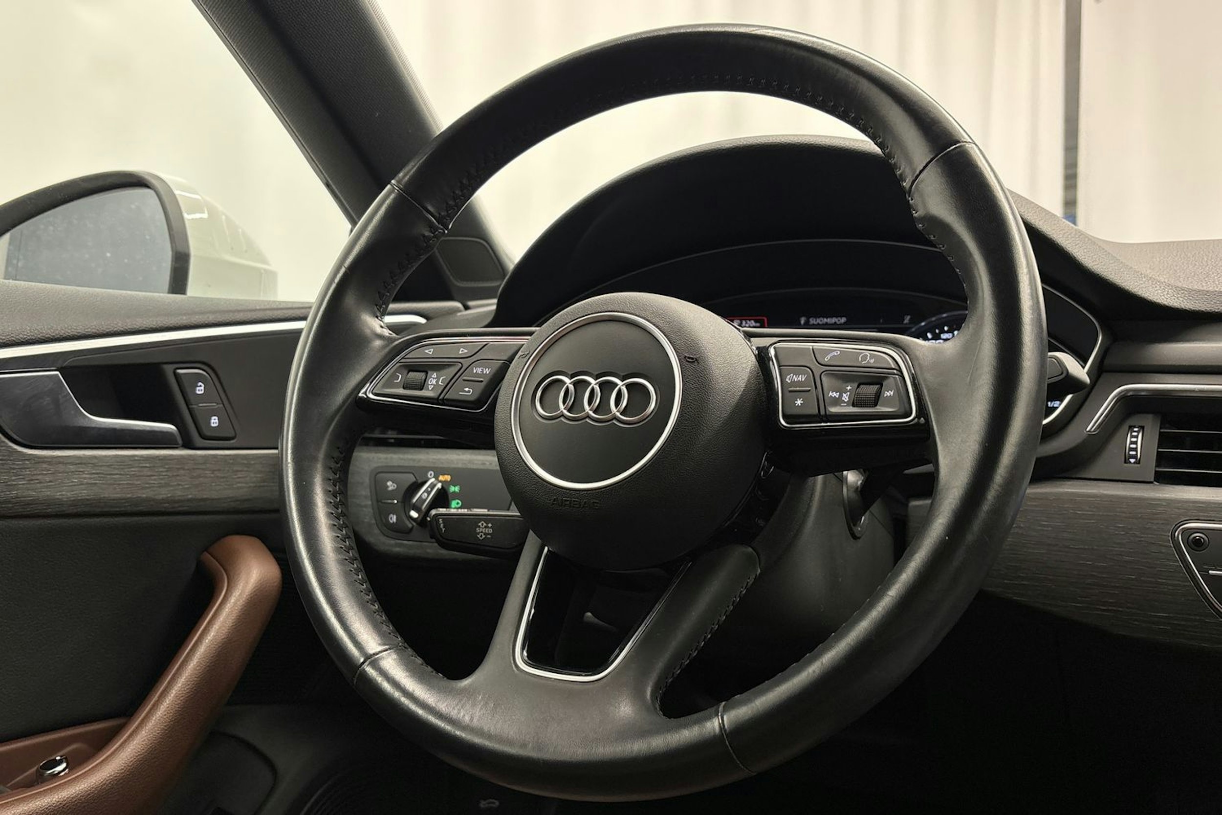 valkoinen Audi A5 2019 kuva 15.