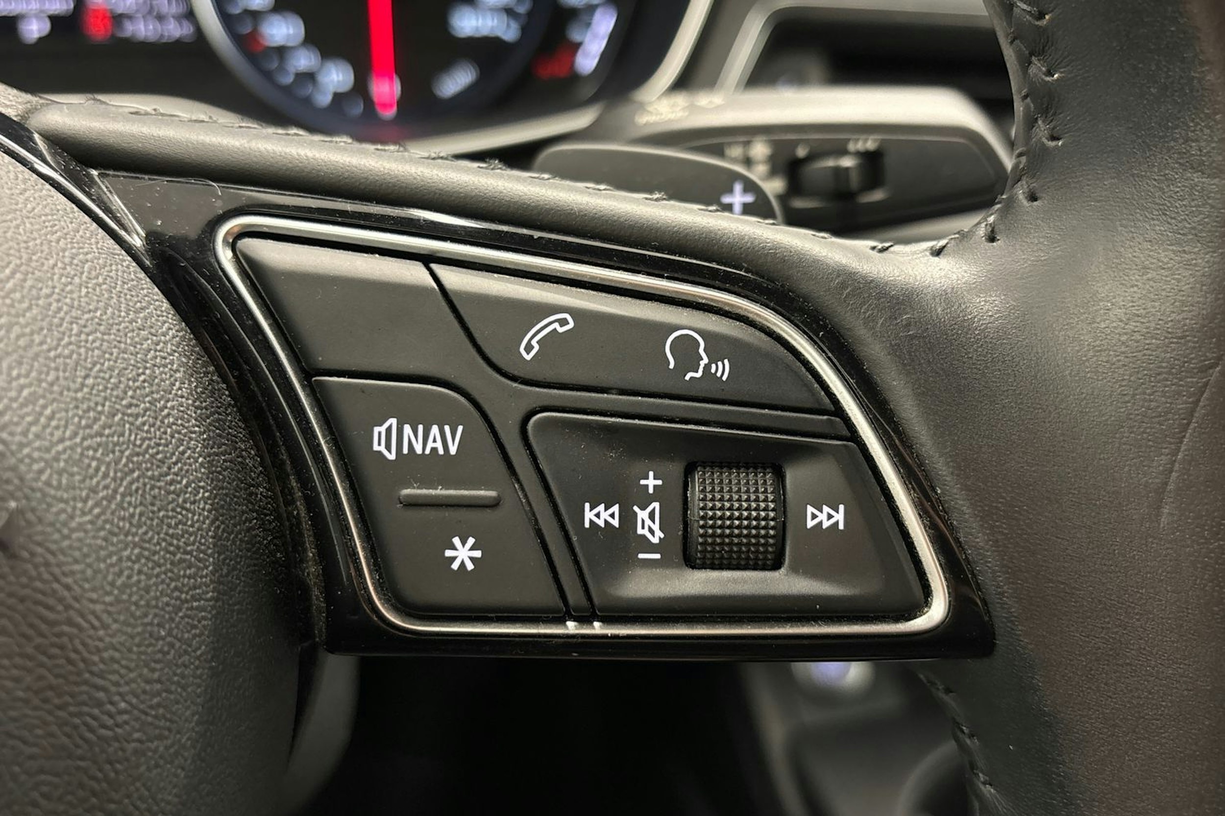 valkoinen Audi A5 2019 kuva 17.