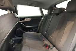 valkoinen Audi A5 2019 kuva 10.