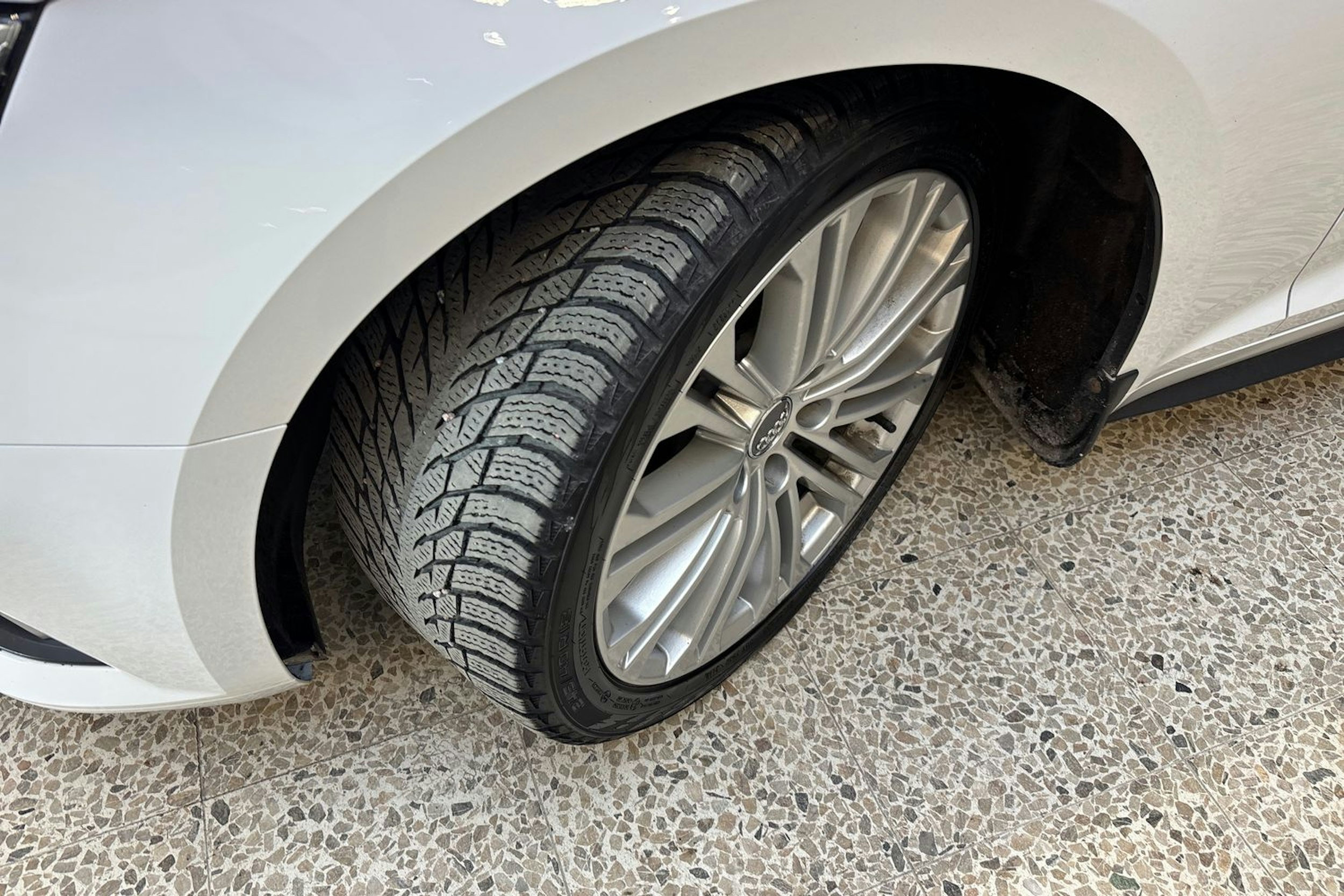 valkoinen Audi A5 2019 kuva 13.