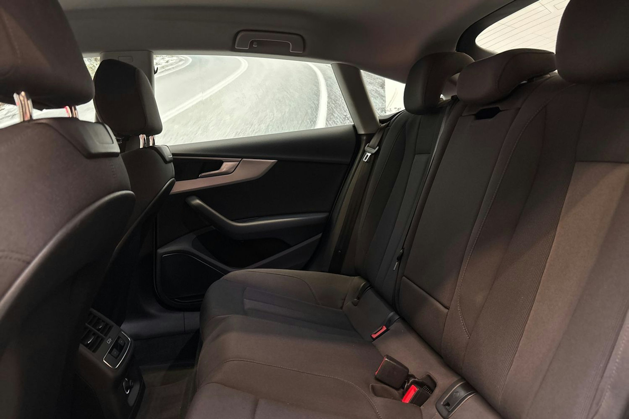 valkoinen Audi A5 2019 kuva 18.