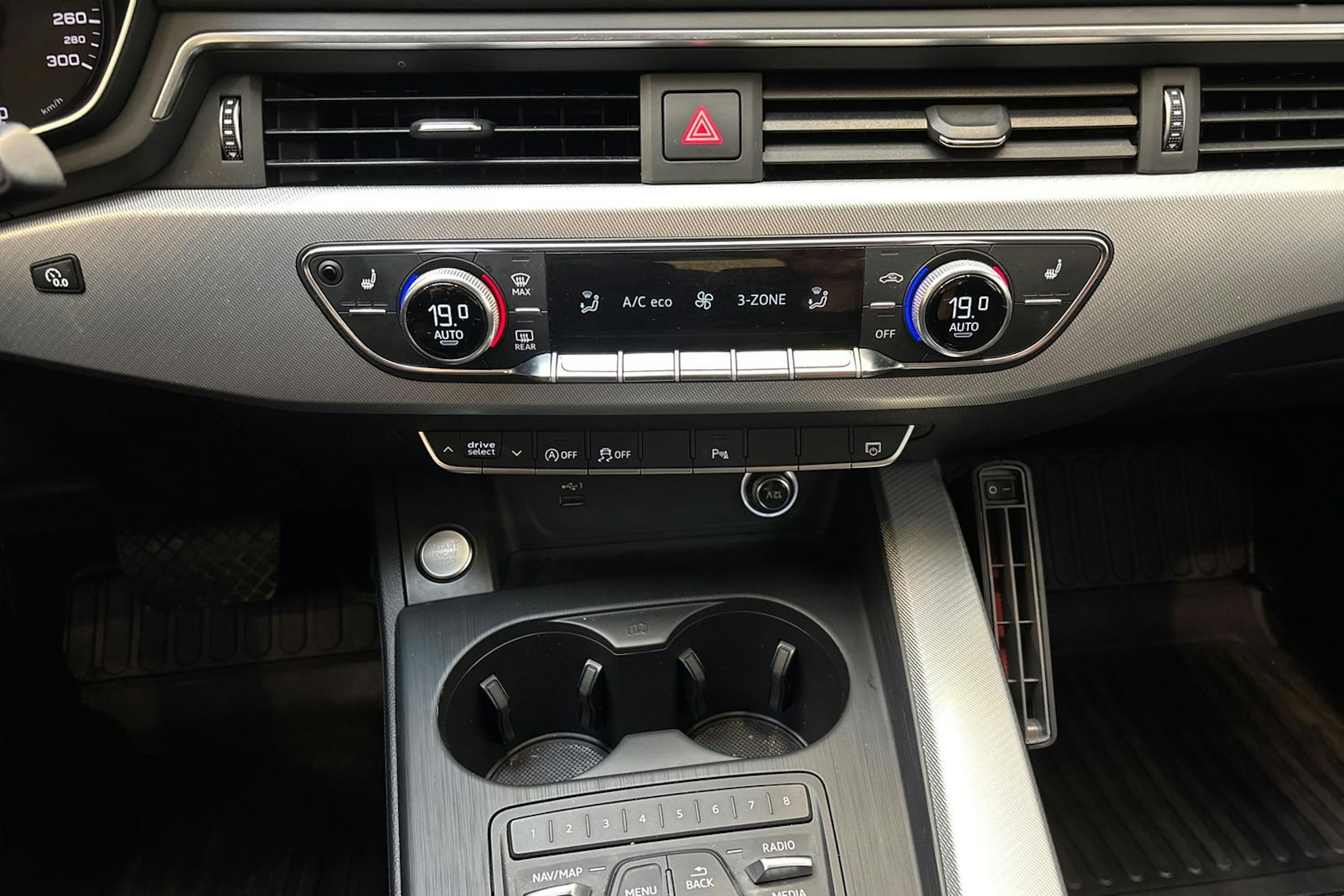 valkoinen Audi A5 2019 kuva 26.