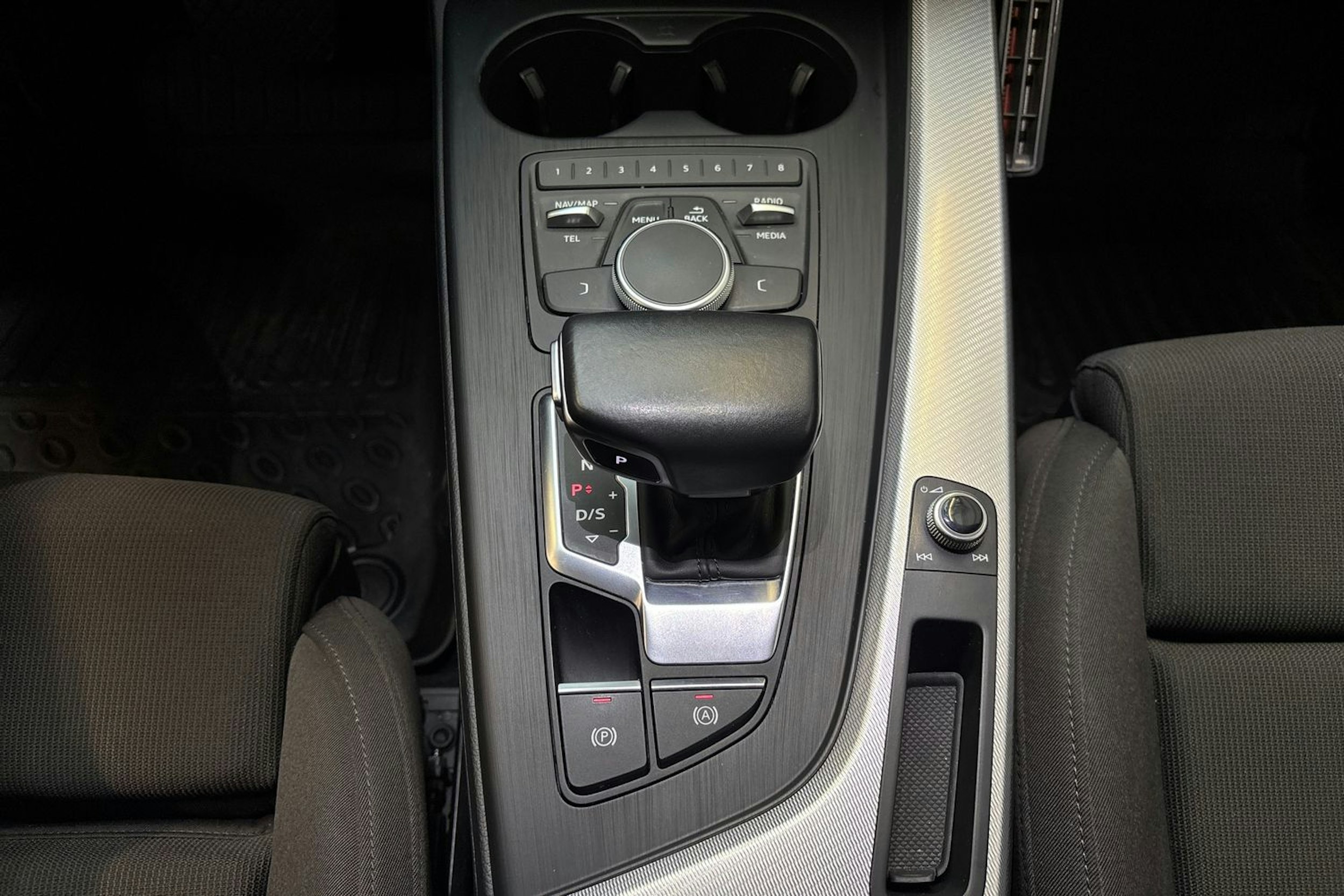 valkoinen Audi A5 2019 kuva 27.